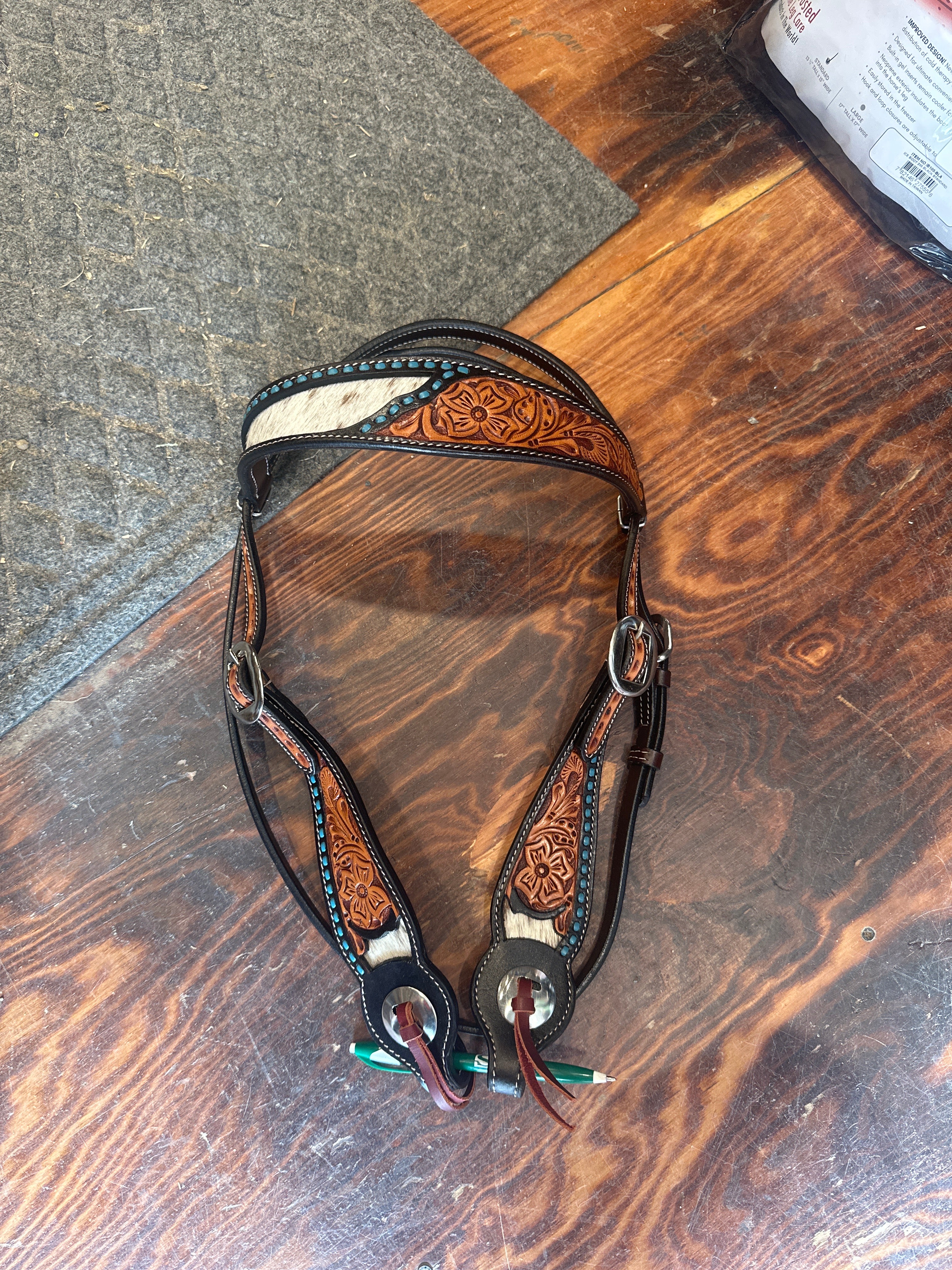 Floral tool and hide Browband headstall