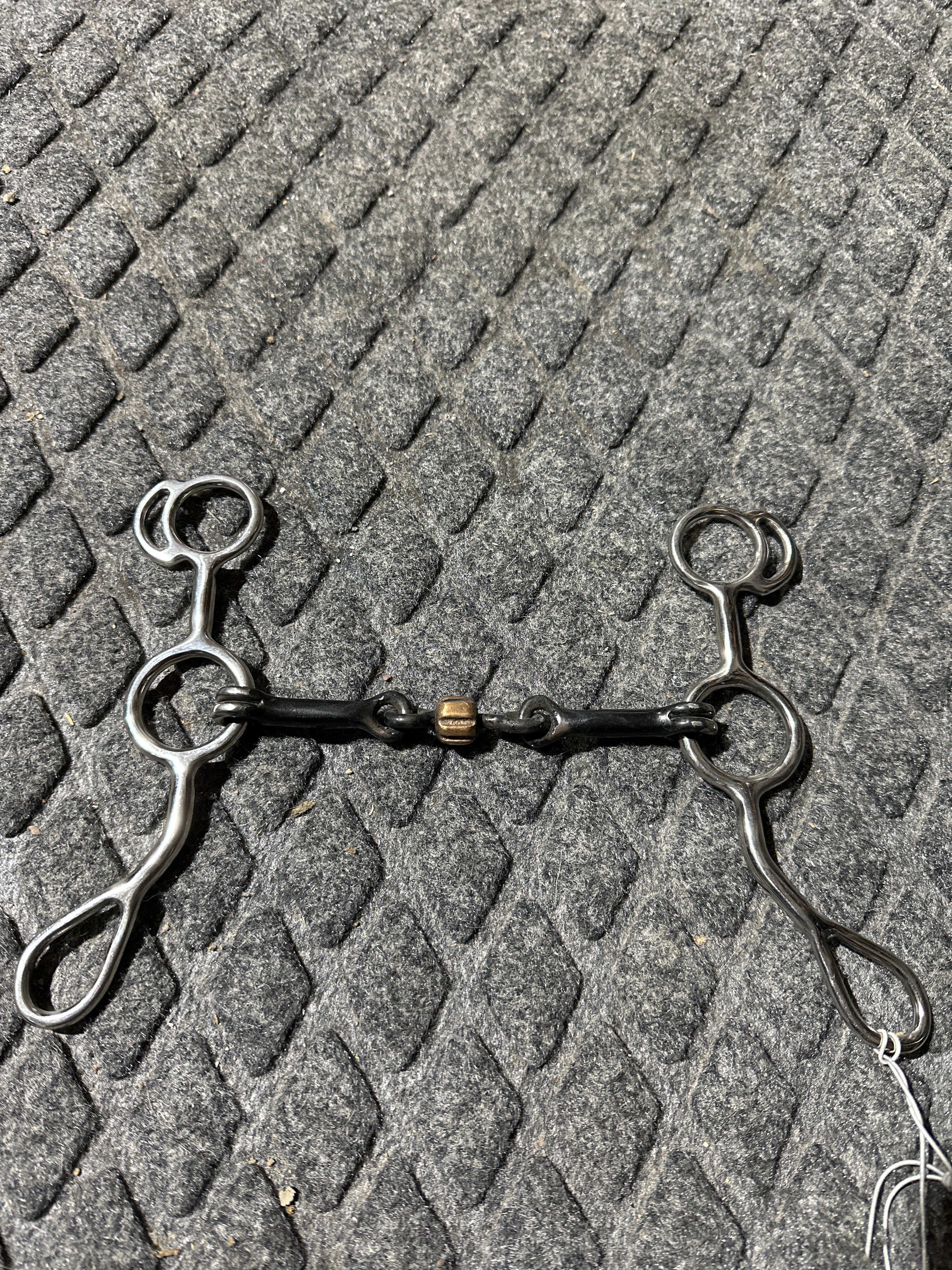 Long shank jr cow horse bit 3 pc with copper roller