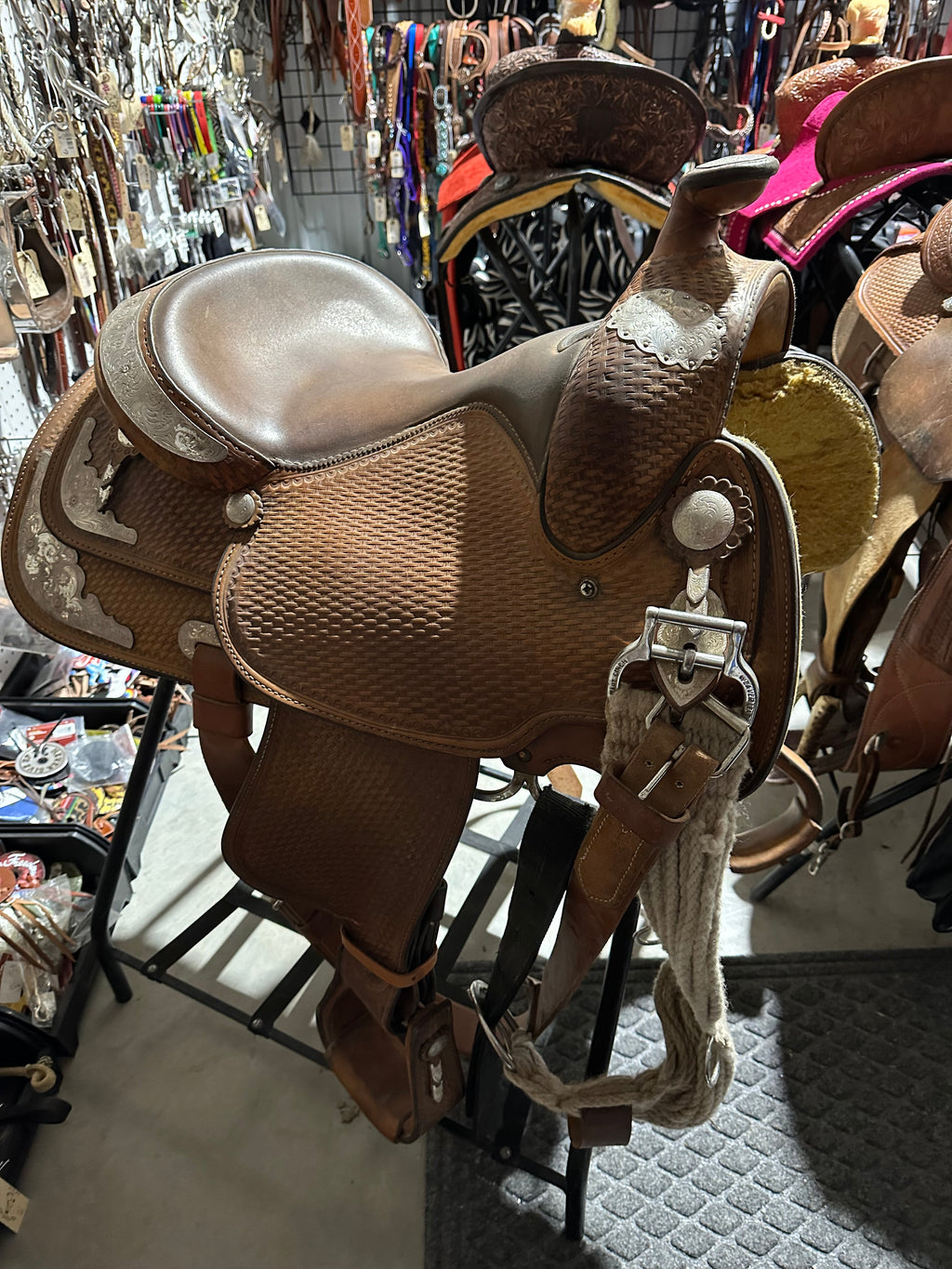 15.5” Crates show saddle