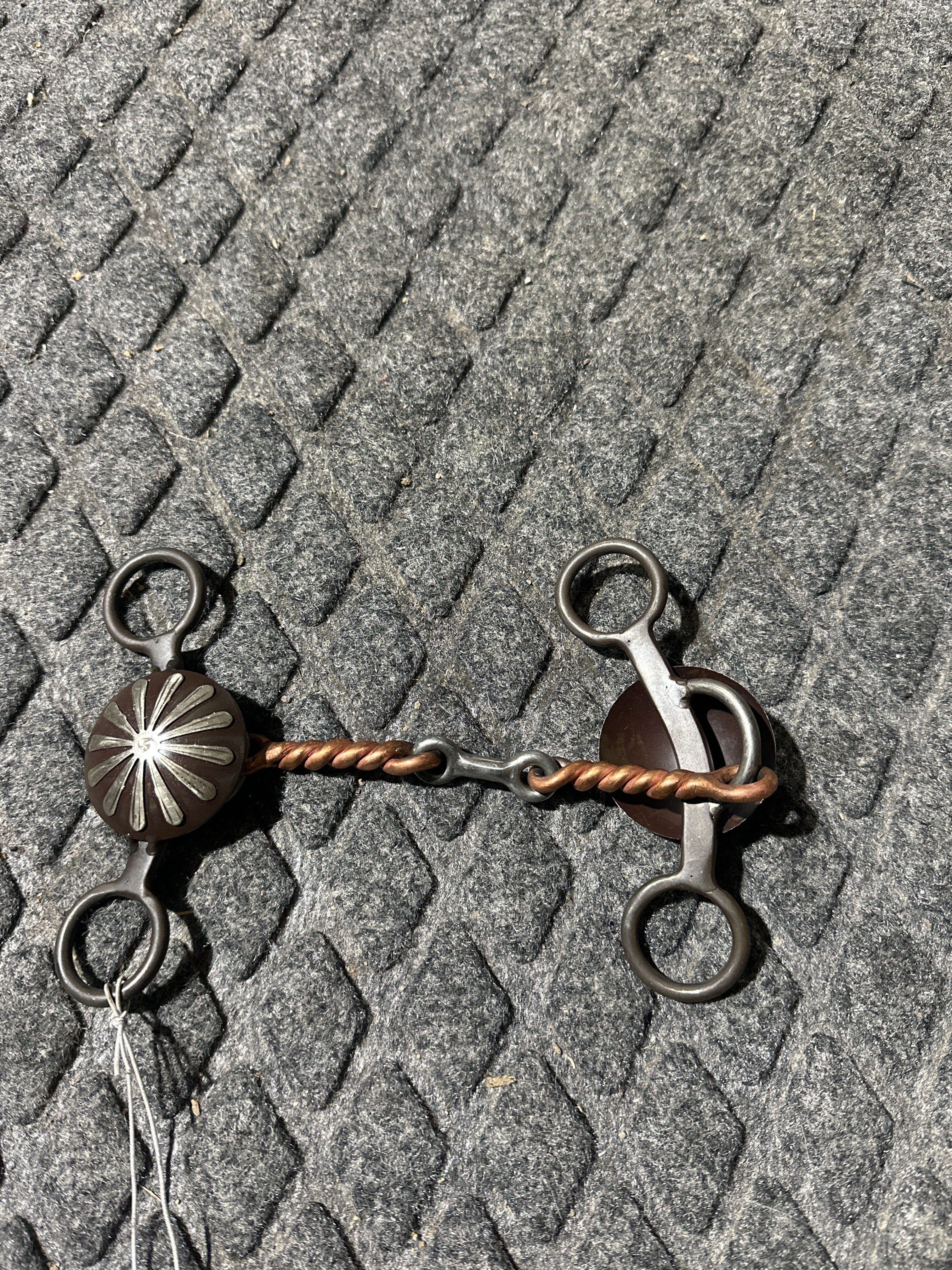 Brown steel short shank bit with 3 pc copper twisted wire & dog bone