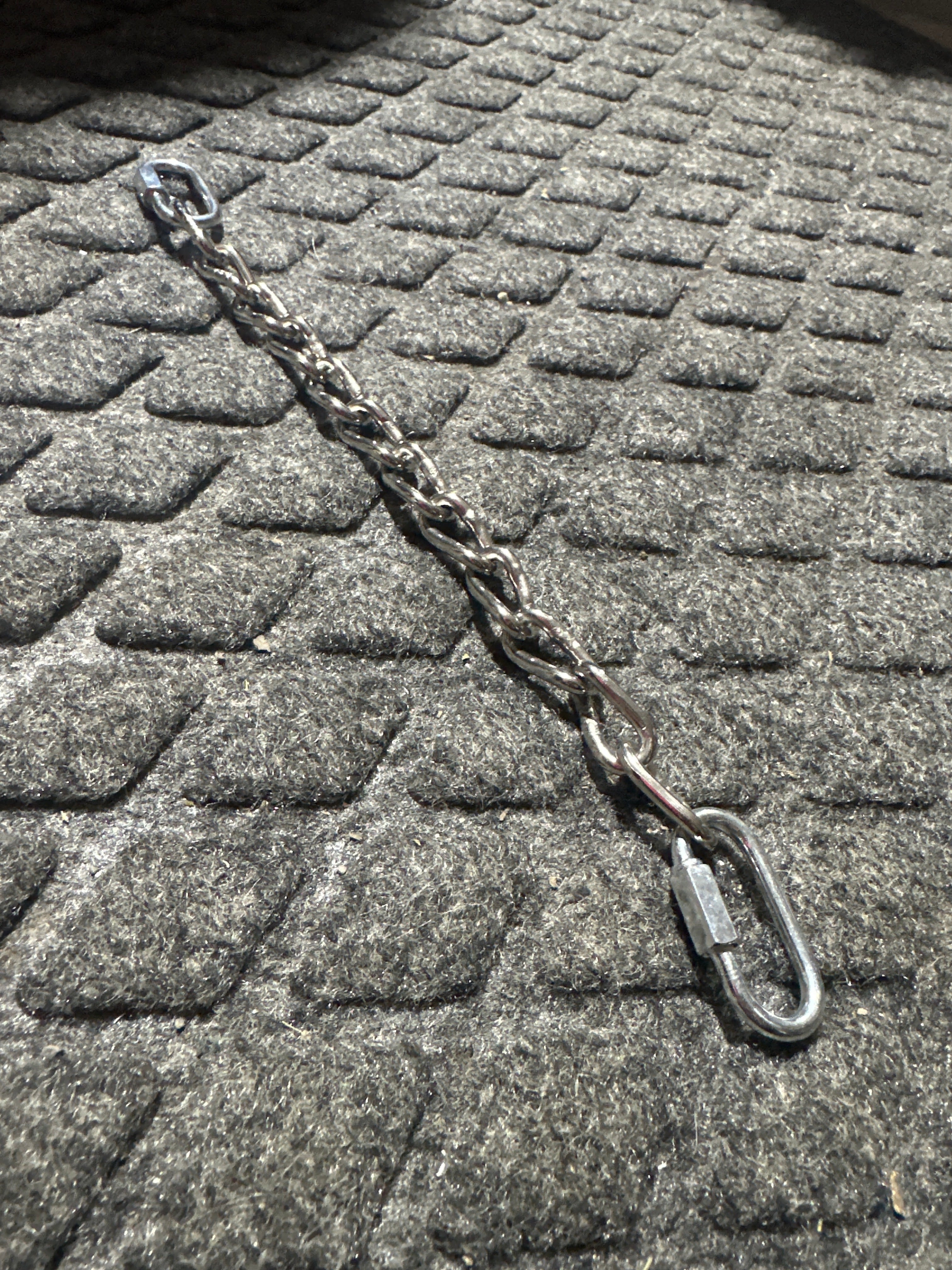 Chain curb strap