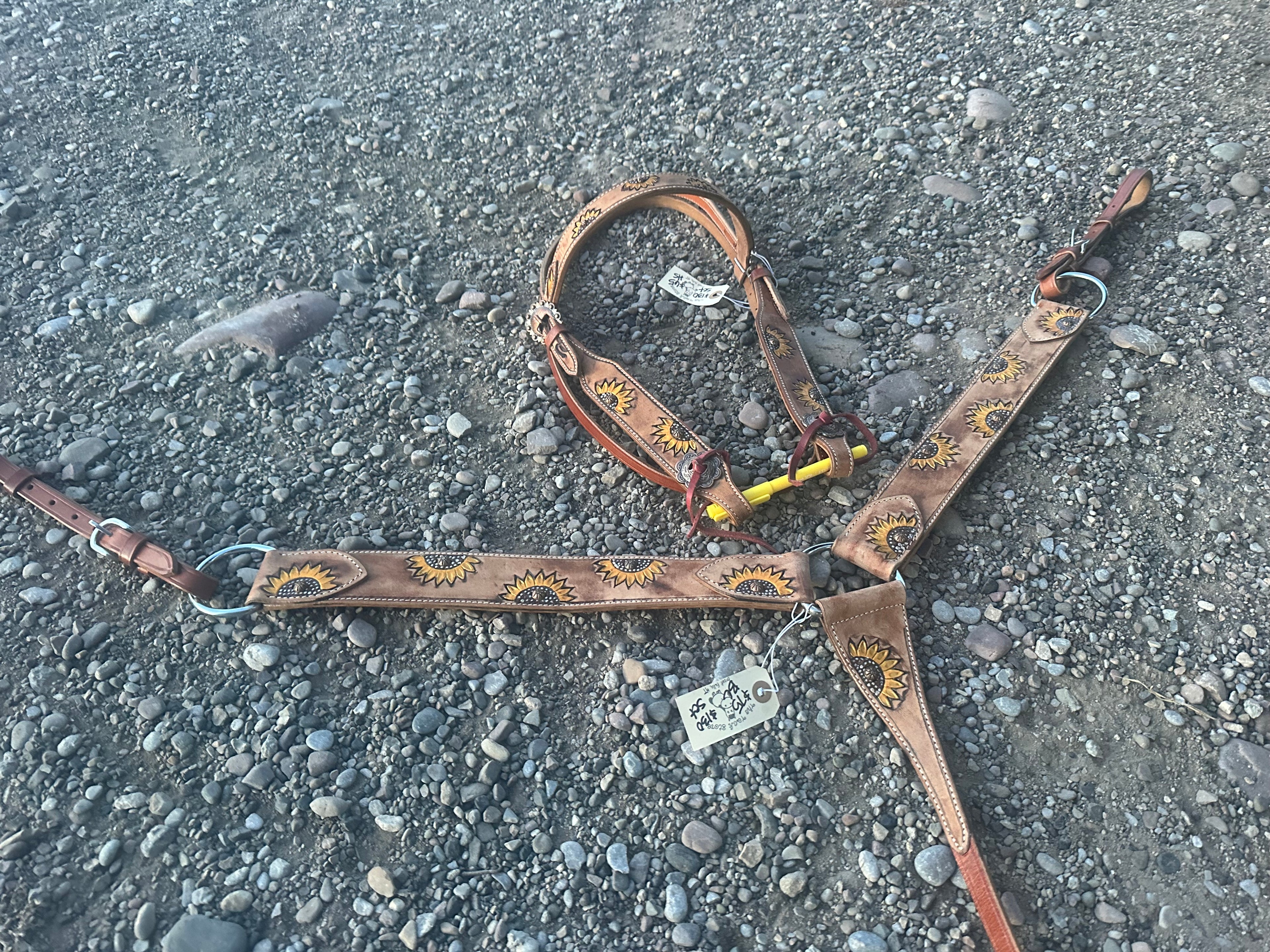 Sunflower headstall & matching breast collar
