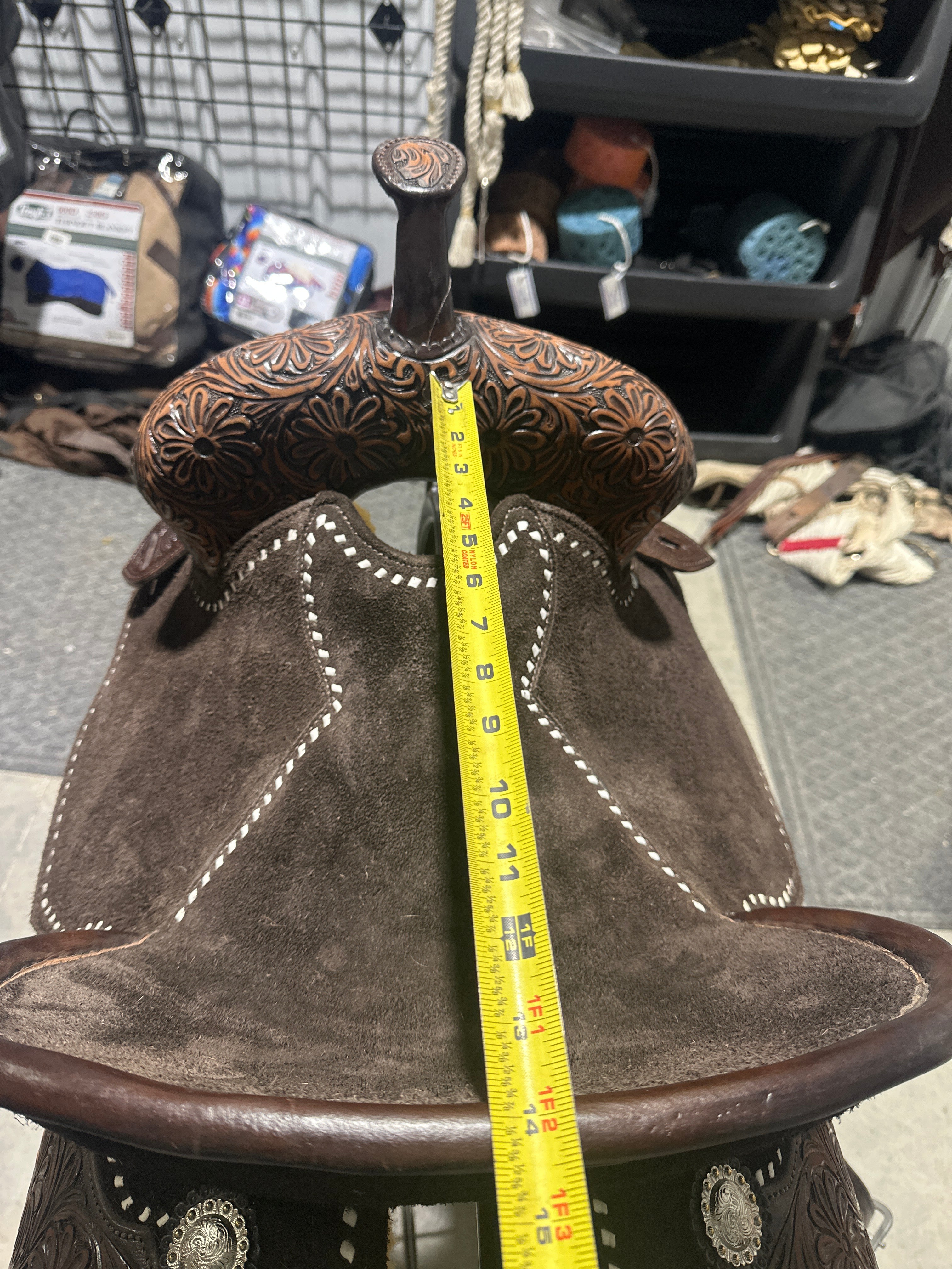 “The Rylee” (chocolate version) 14” Triple A Brazilian made hybrid light weight barrel saddle with spinal relief