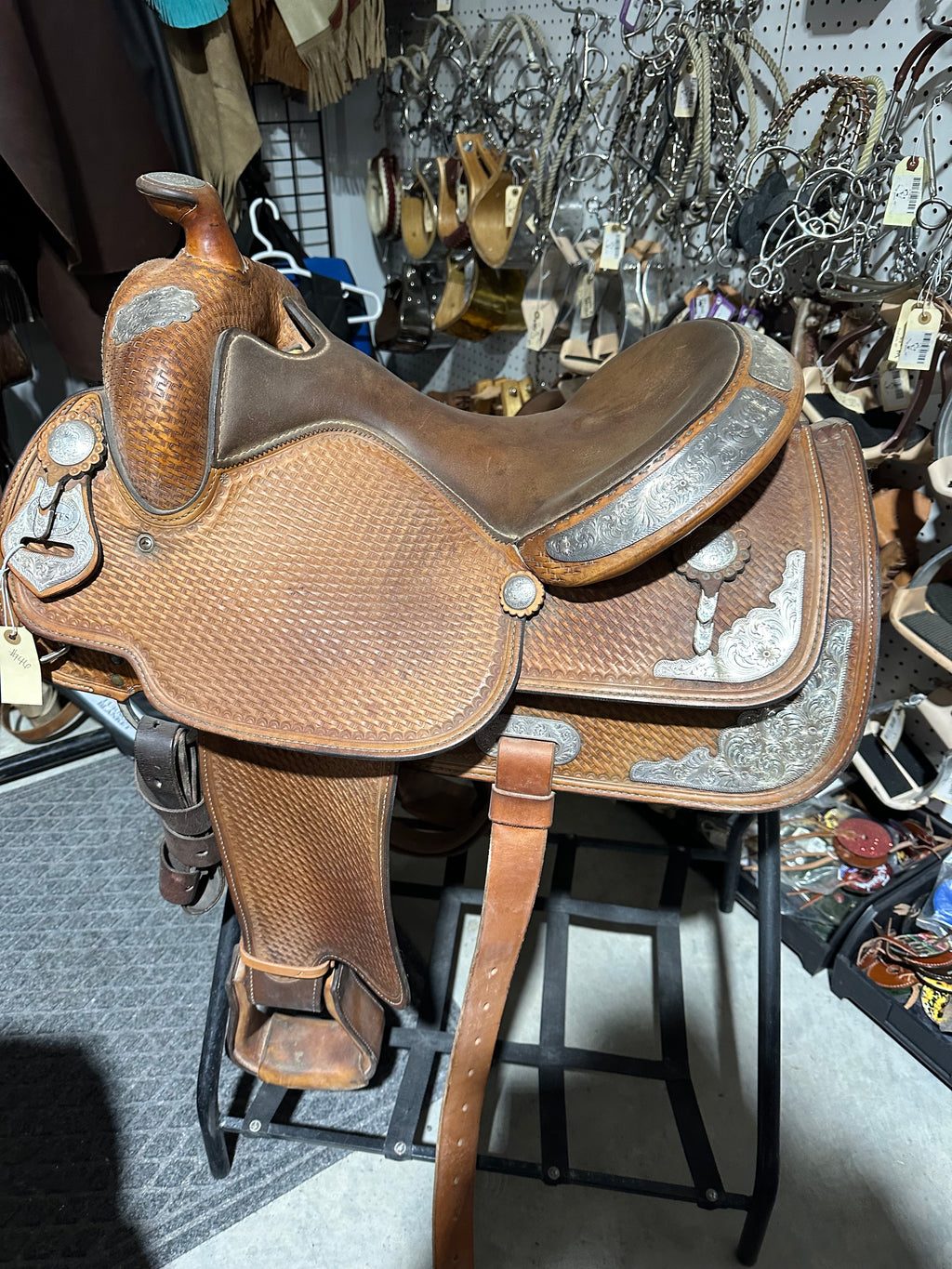 15.5” Crates show saddle