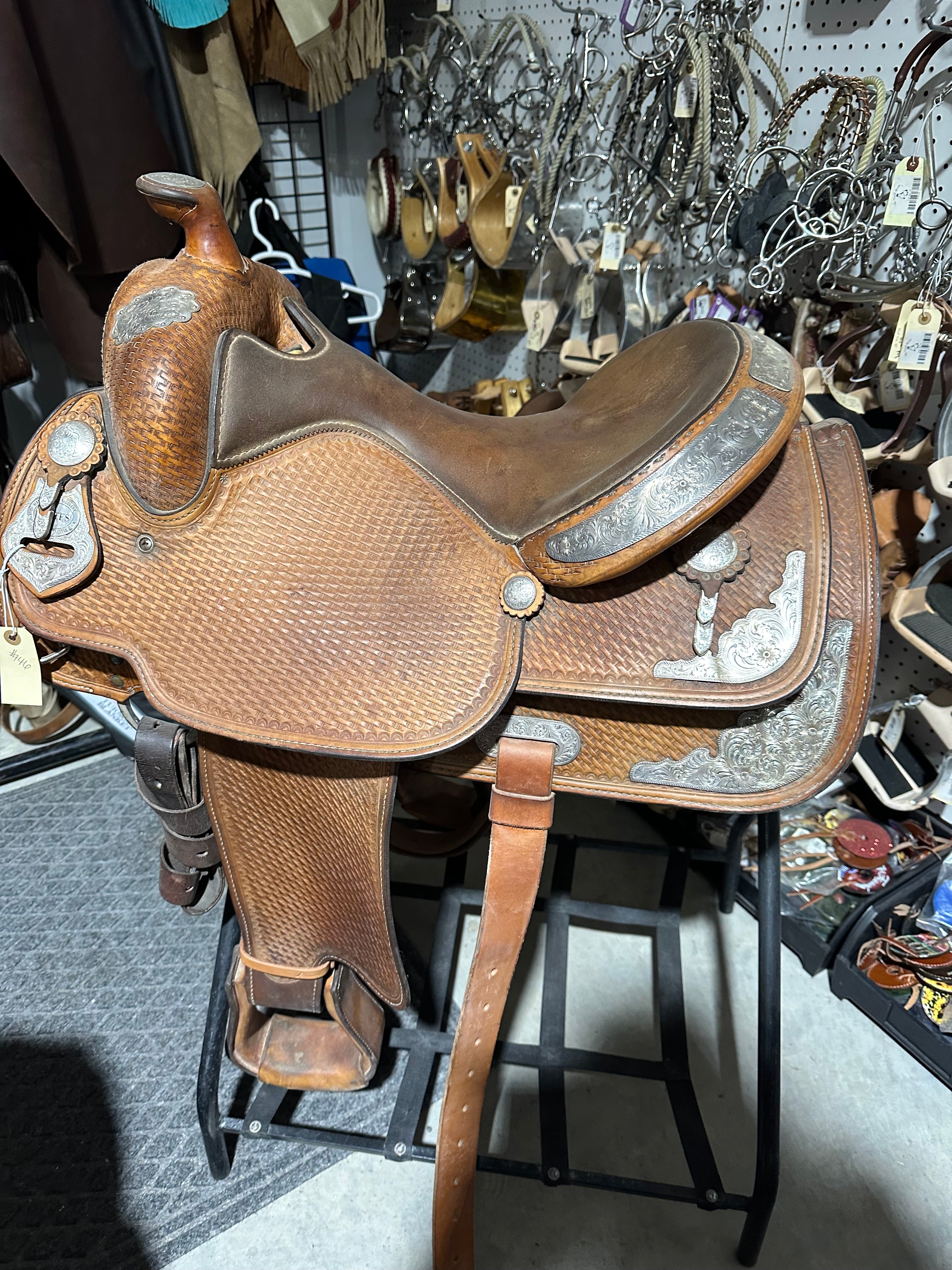 15.5” Crates show saddle