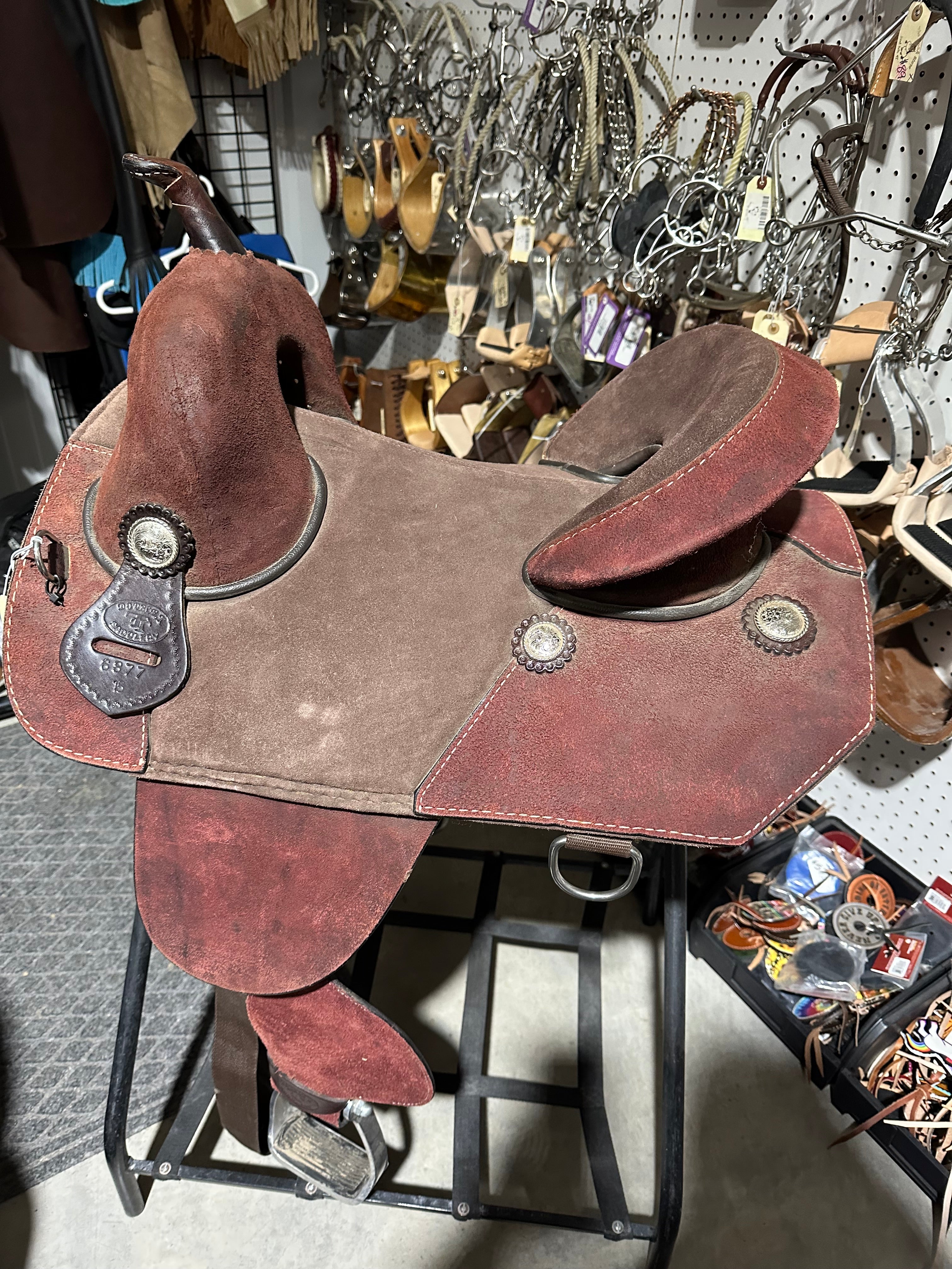 15” Double T treeless barrel saddle