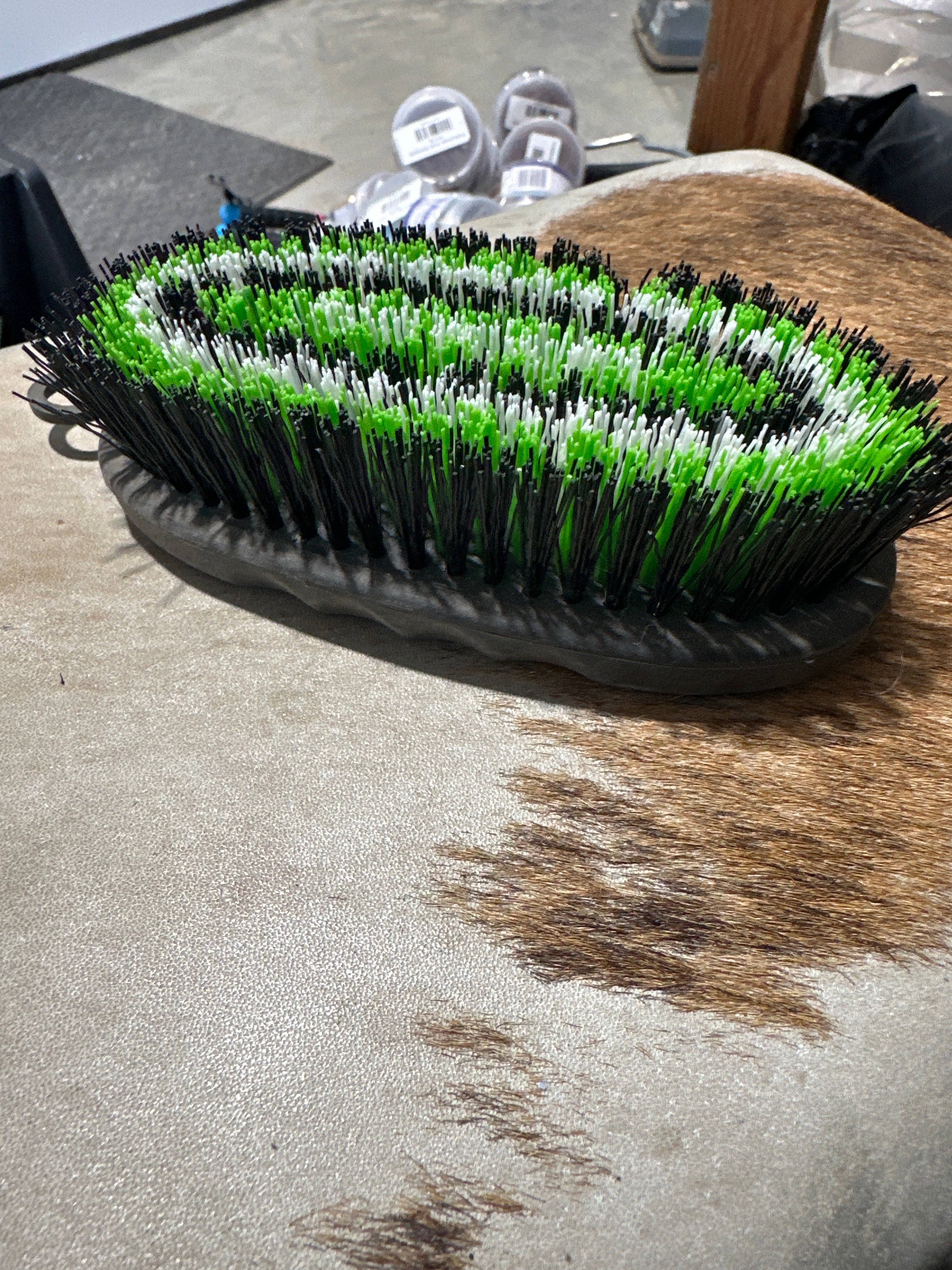 Professionals choice tail tamer soft poly horse brush