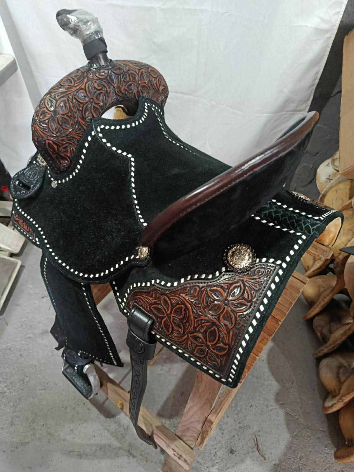 The “Cheyenne” Brazilian hybrid light weight barrel saddle (squared or cut corner skirt)