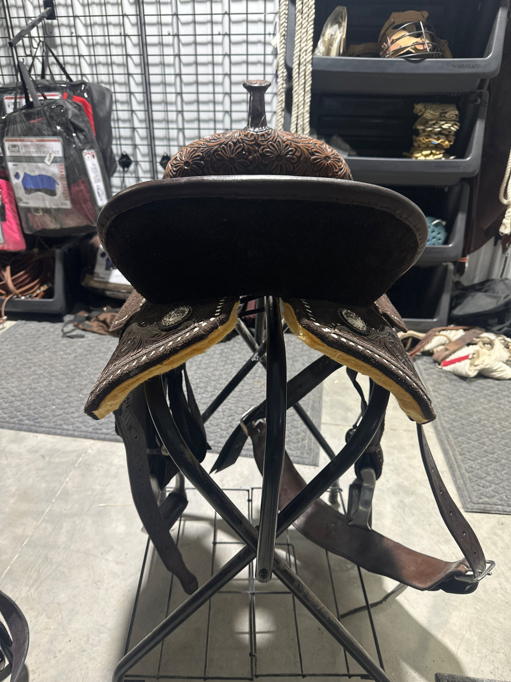 “The Rylee” (chocolate version) 14” Triple A Brazilian made hybrid light weight barrel saddle with spinal relief