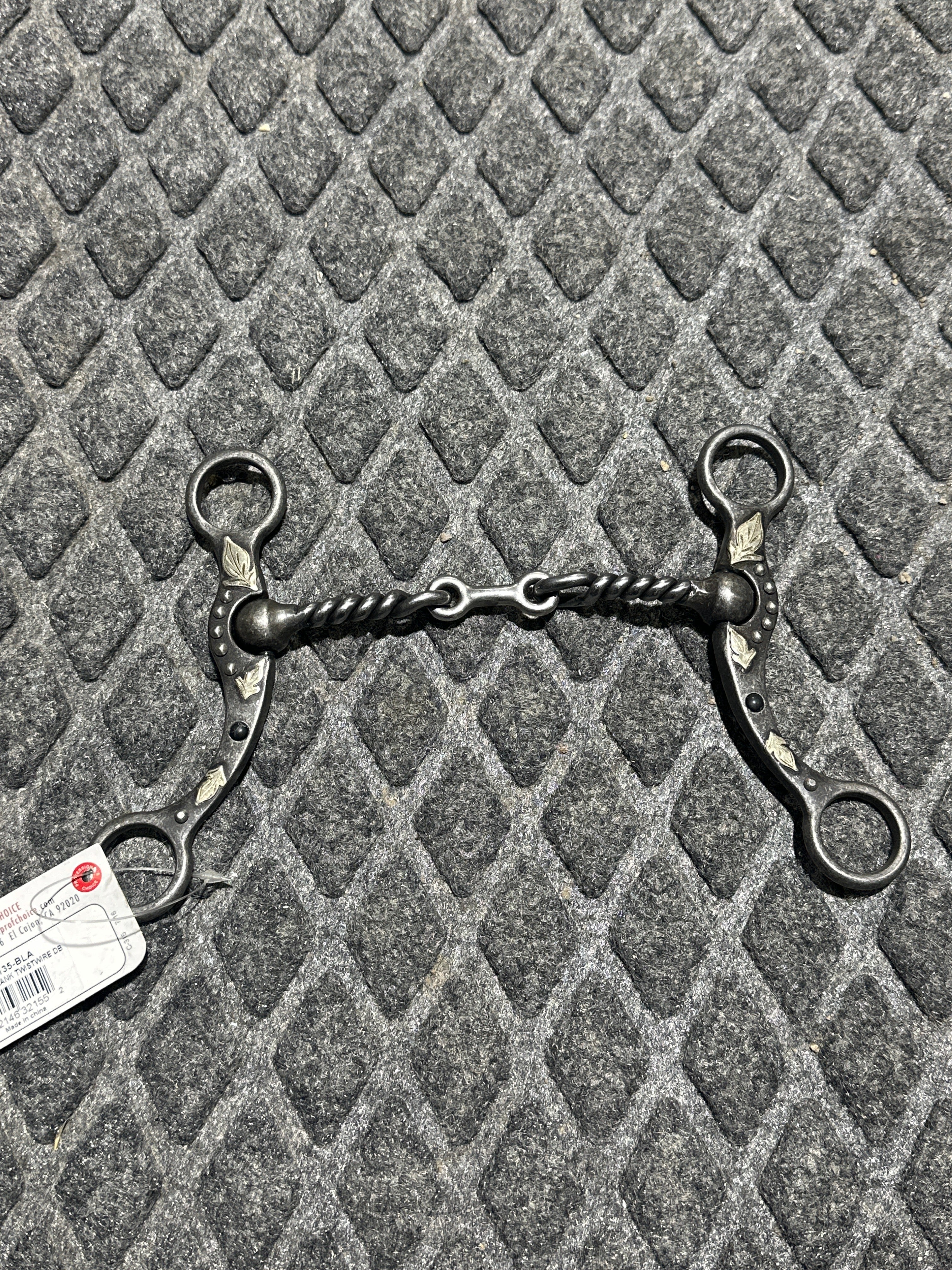 Professionals Choice feather shank with twisted wire dog bone bit