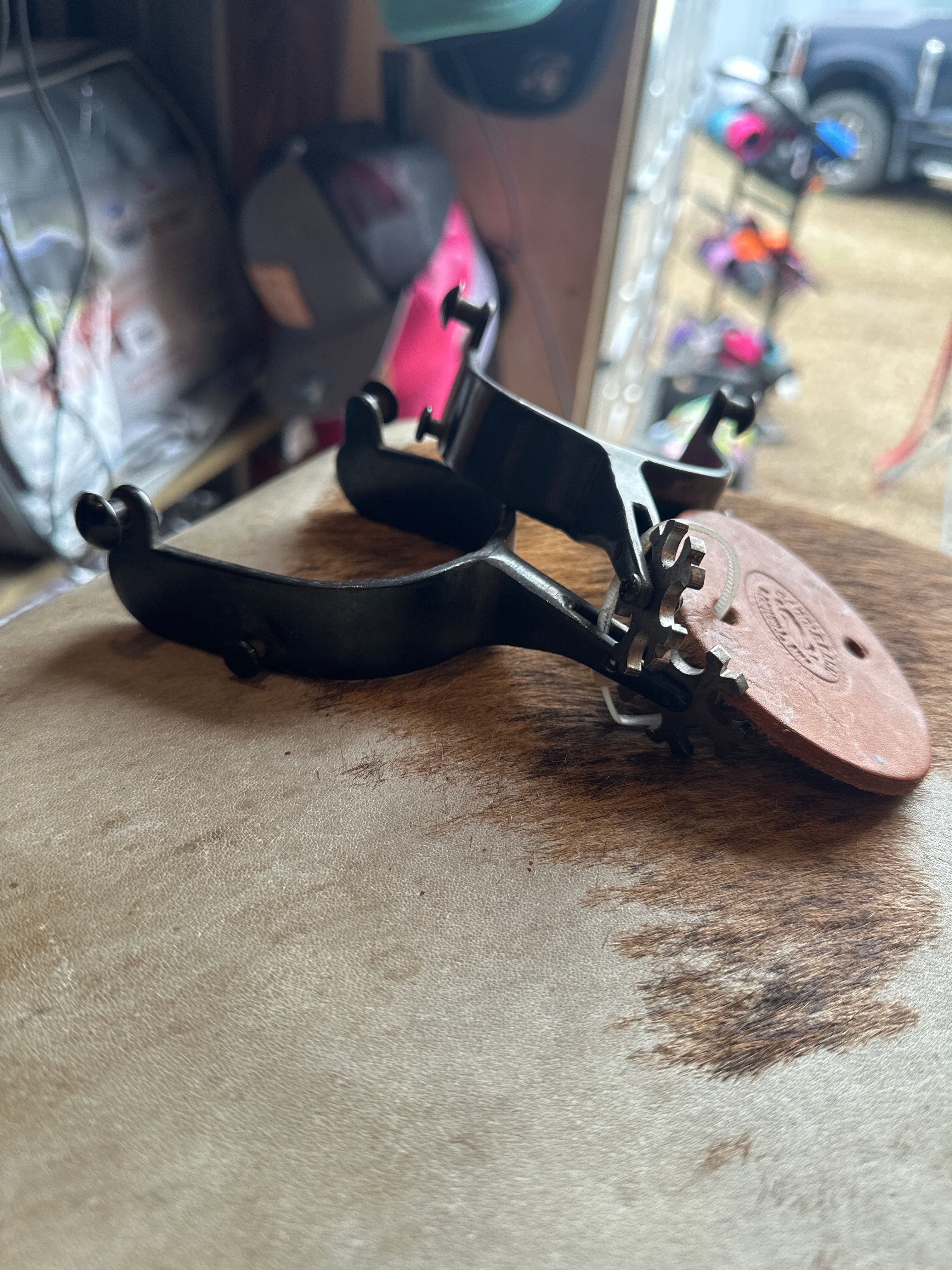 Saddle barn bull spurs
