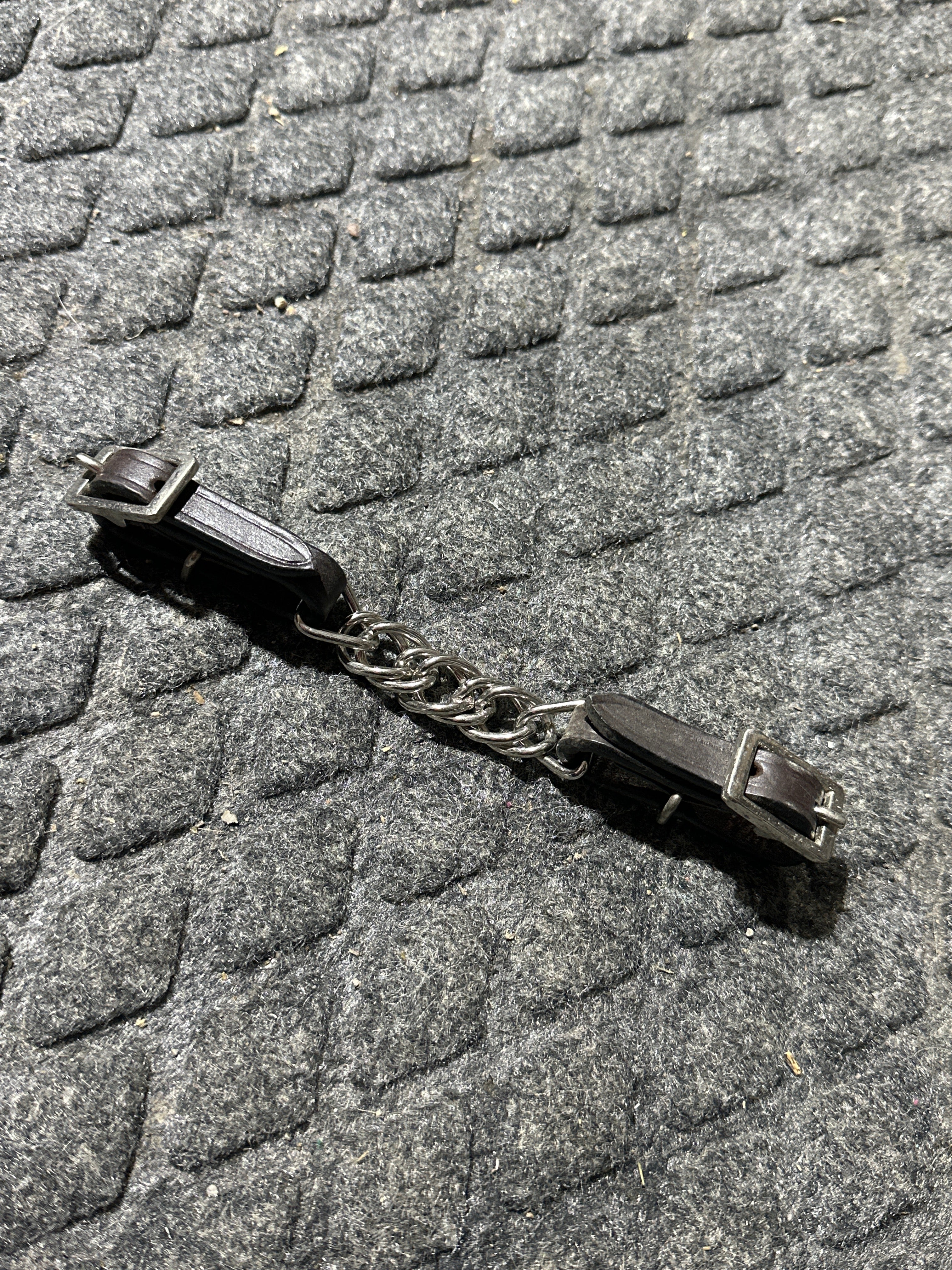 Pony leather chain chain strap