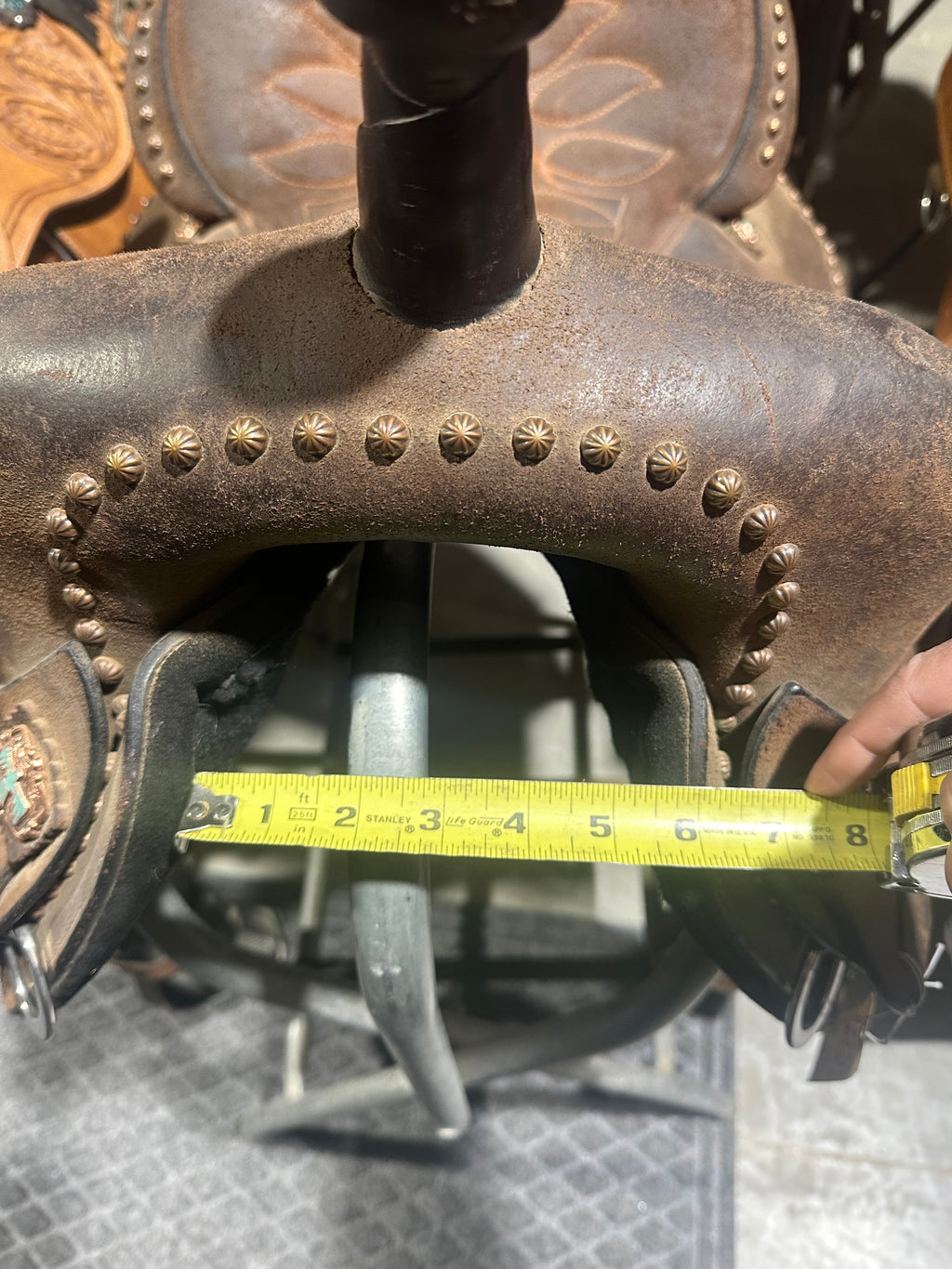 15.5” Just B Natural Circle Y treeless barrel saddle