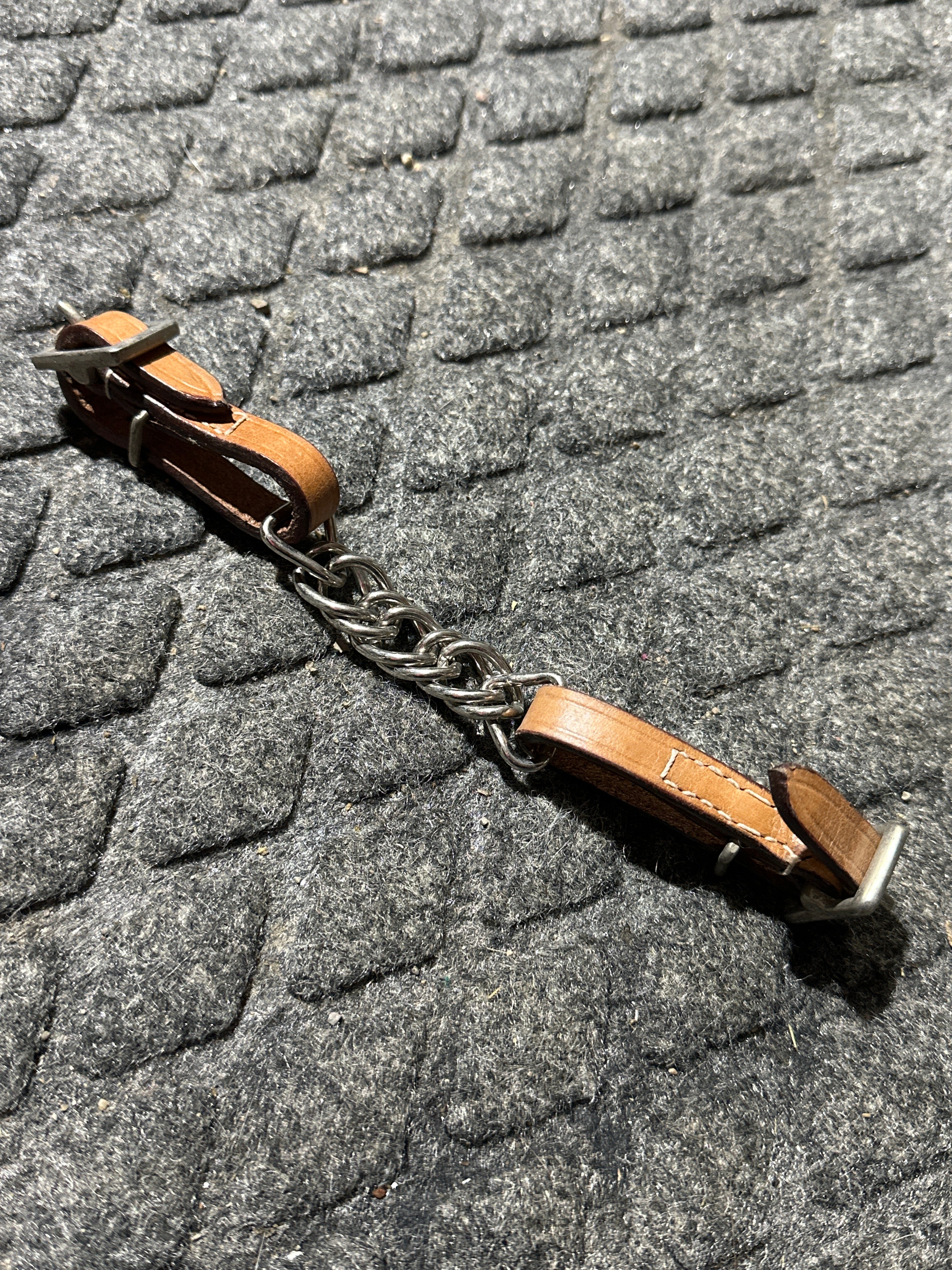 Pony leather chain chain strap