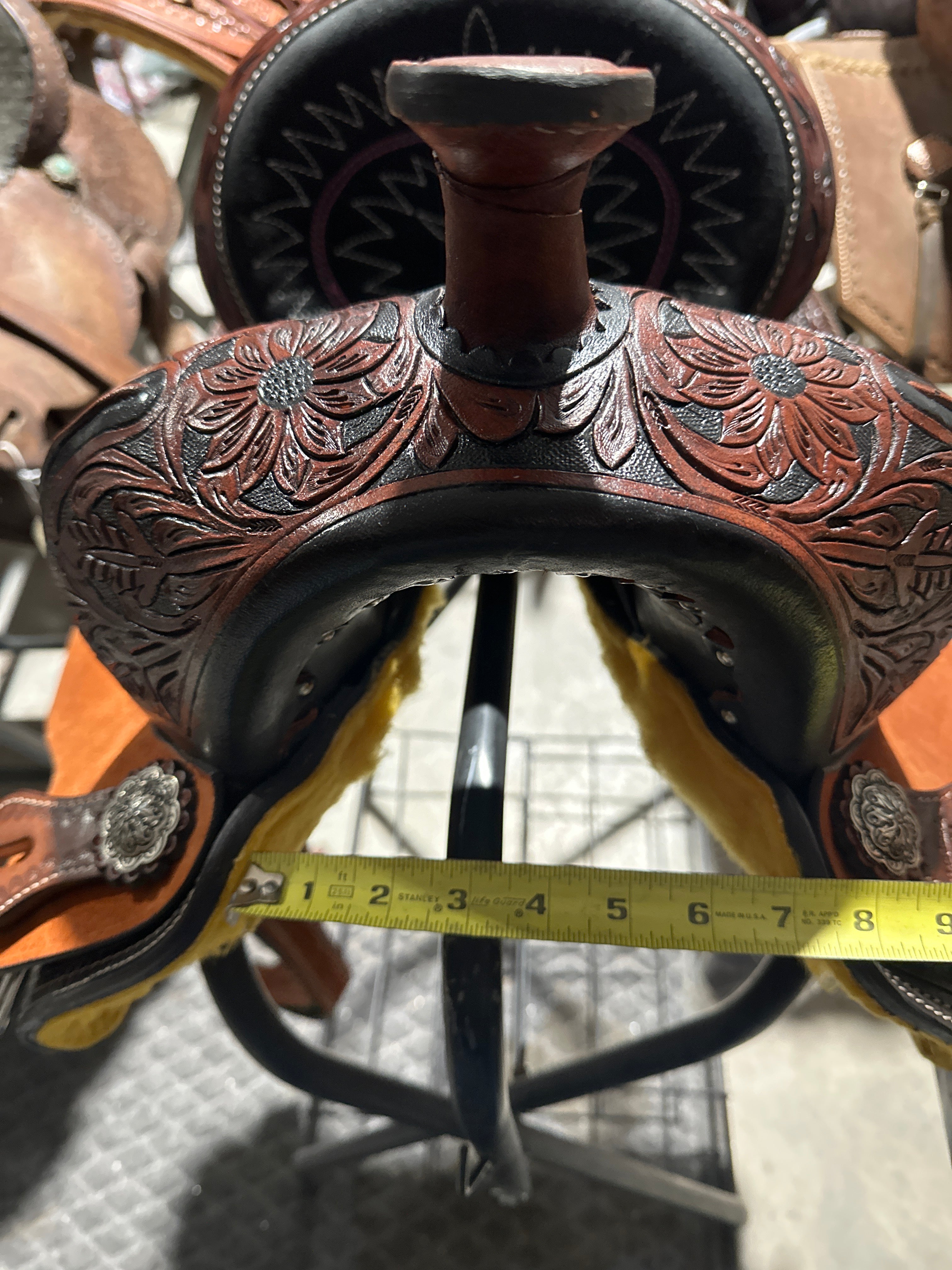 12” Silver royal Hawley barrel saddle