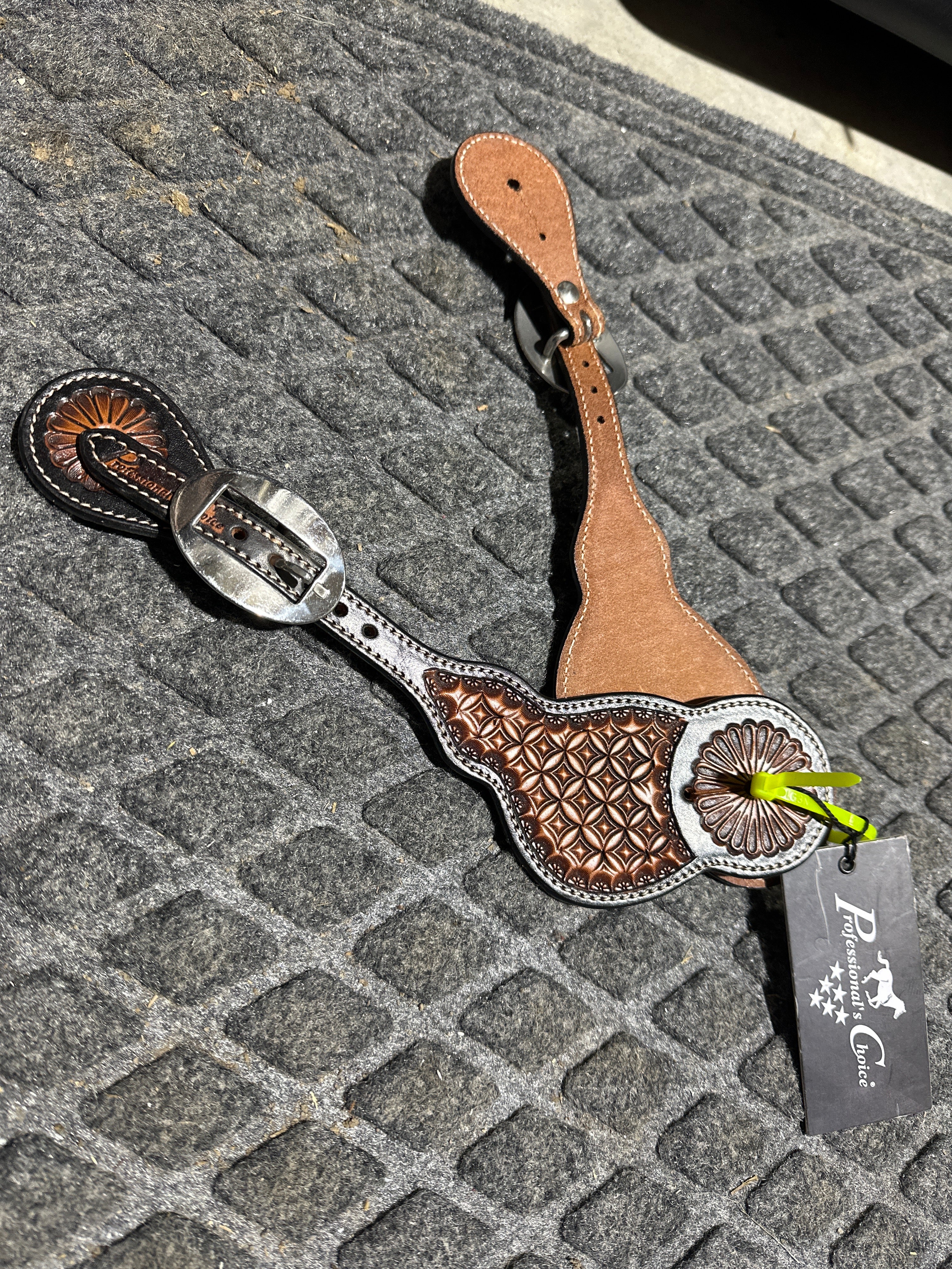 Professionals Choice diamond box spur straps