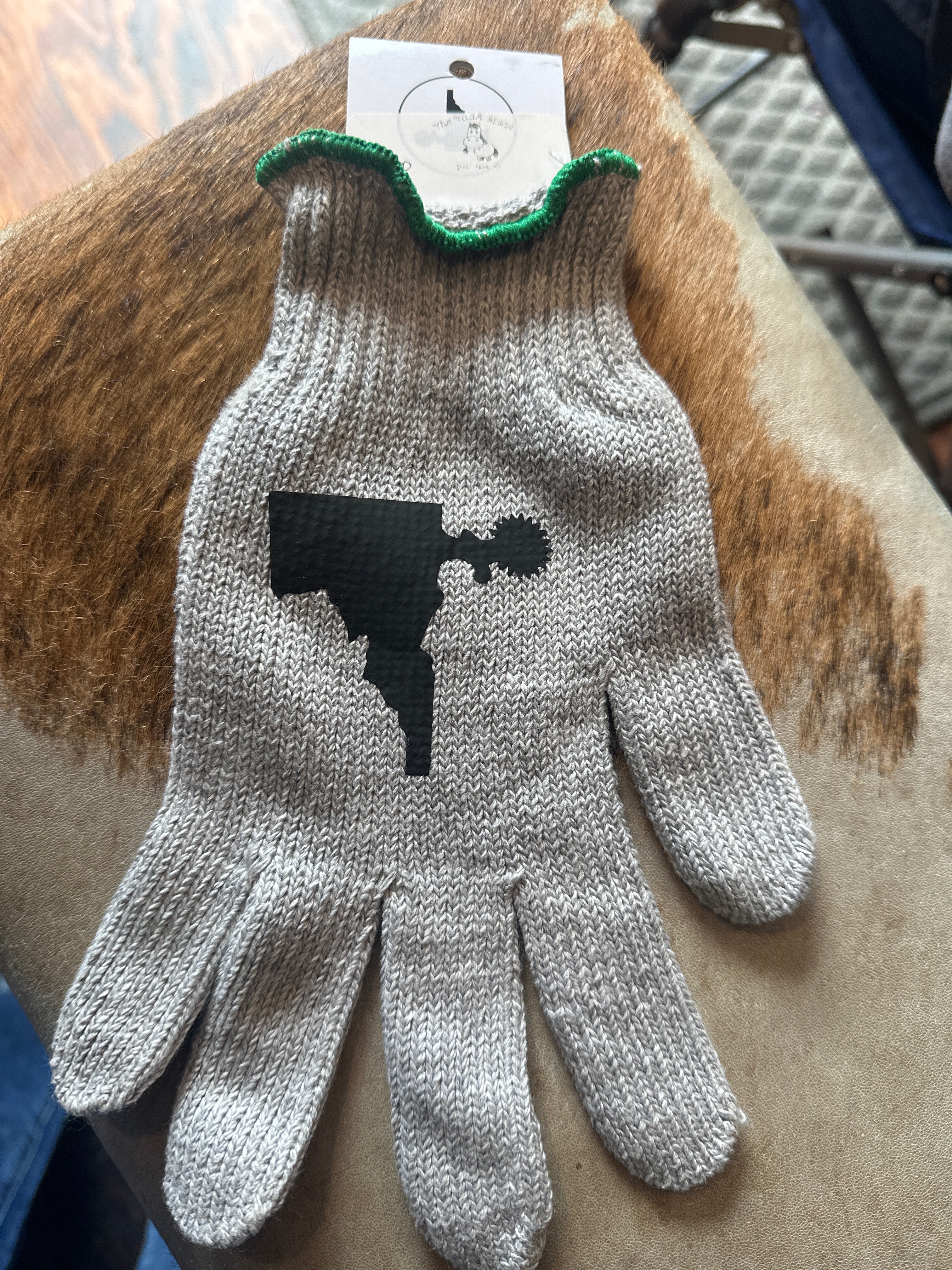 Medium cotton roping glove