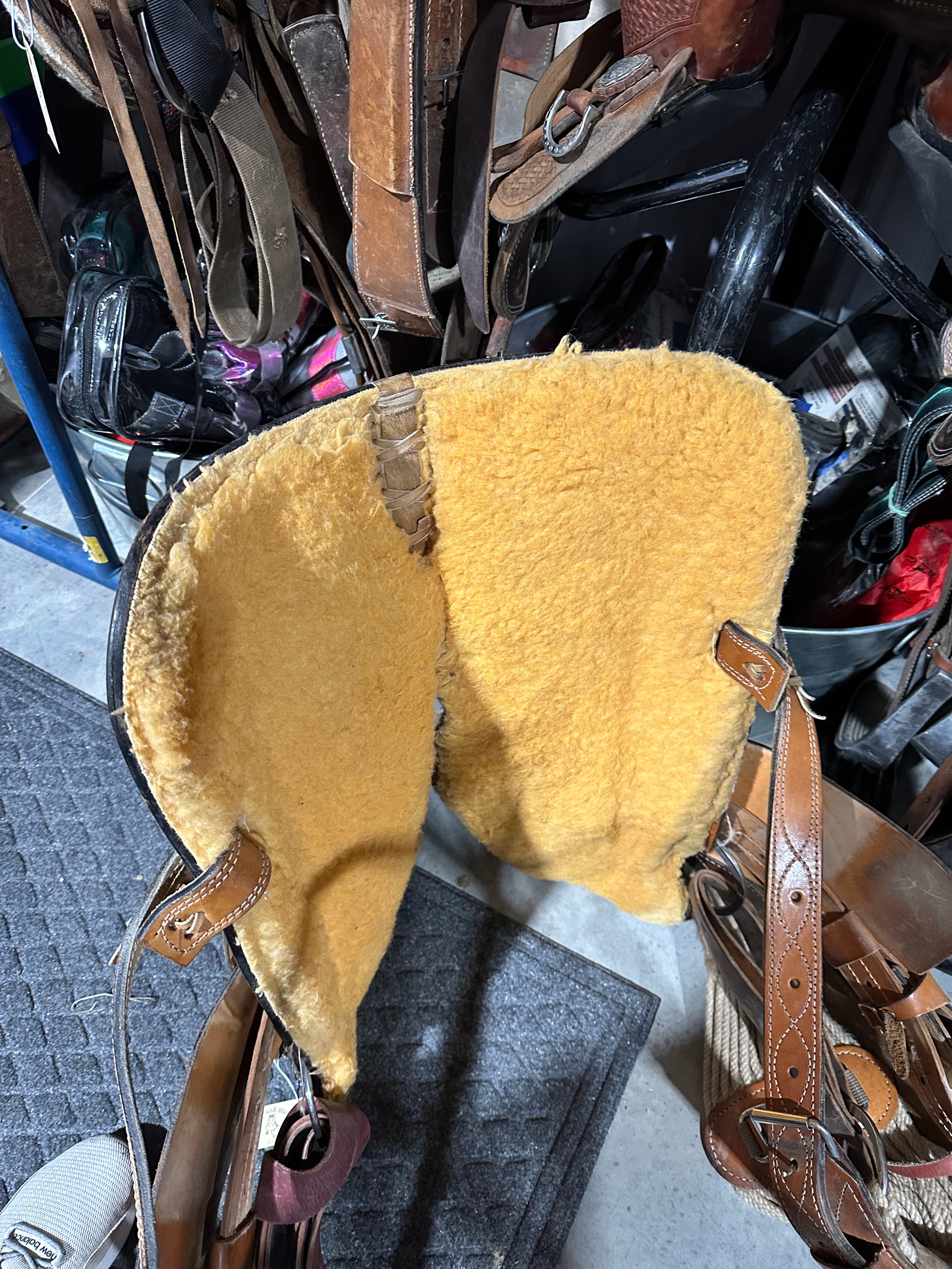 14.5” trophy barrel saddle