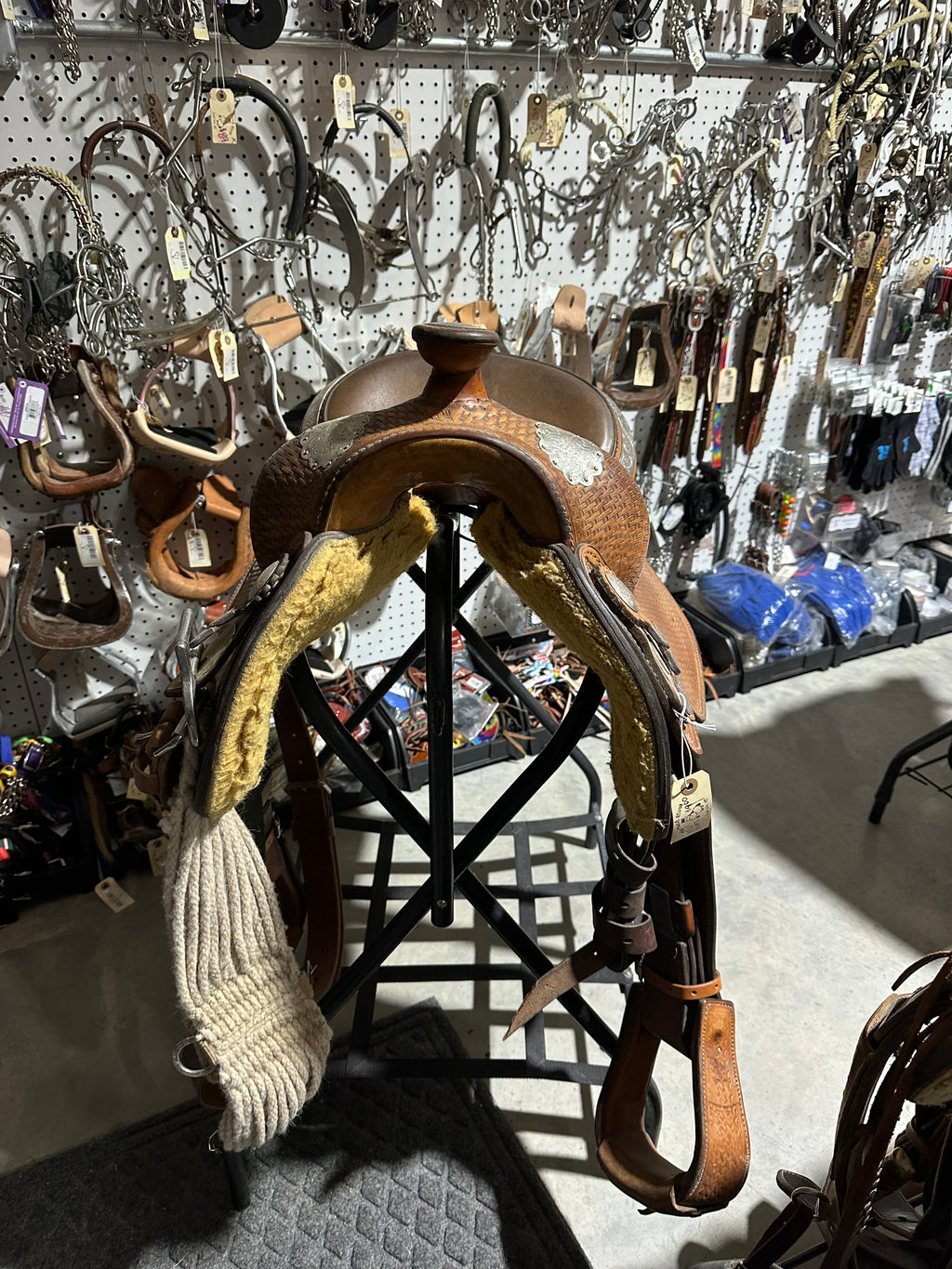15.5” Crates show saddle