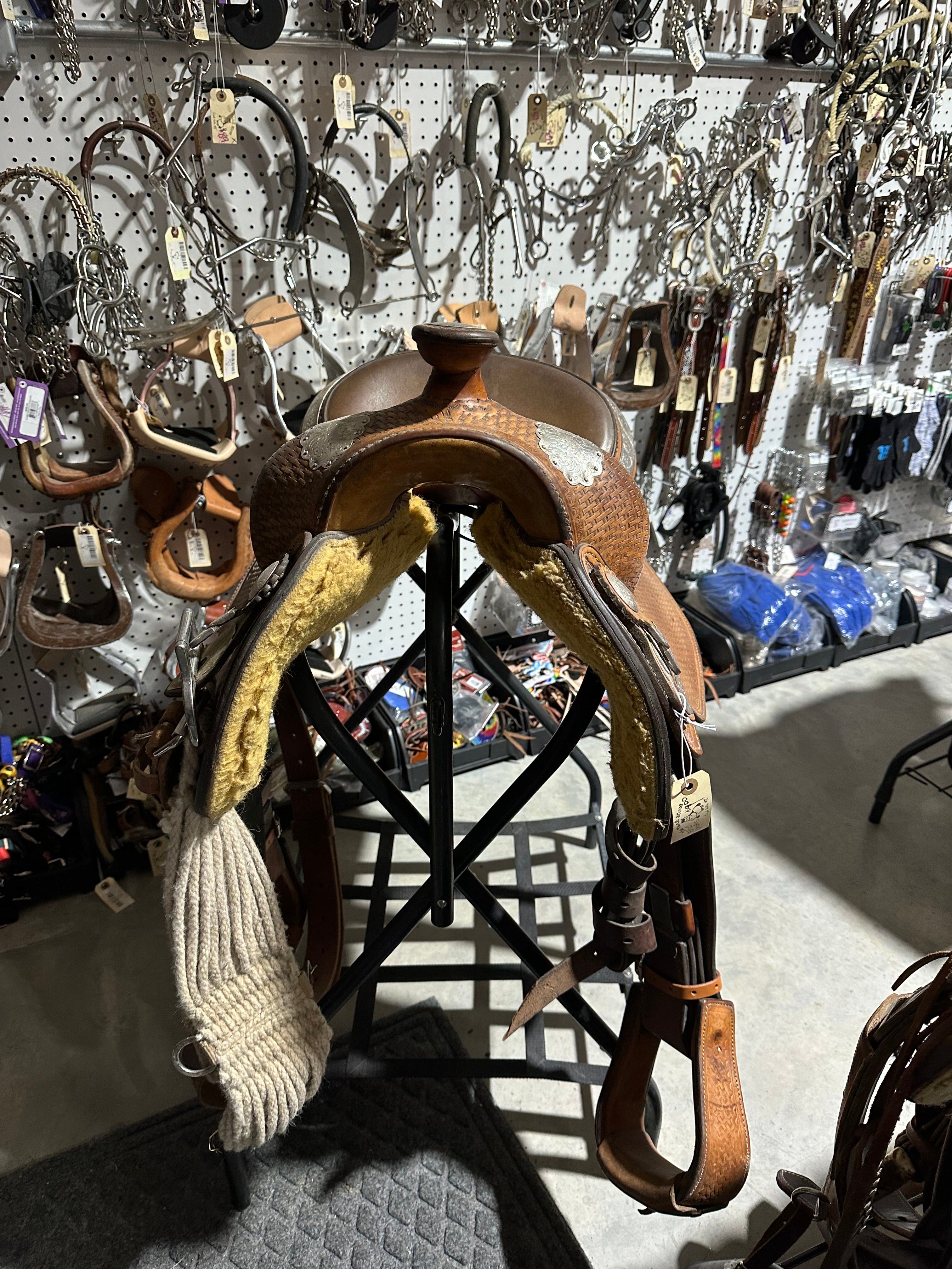 15.5” Crates show saddle