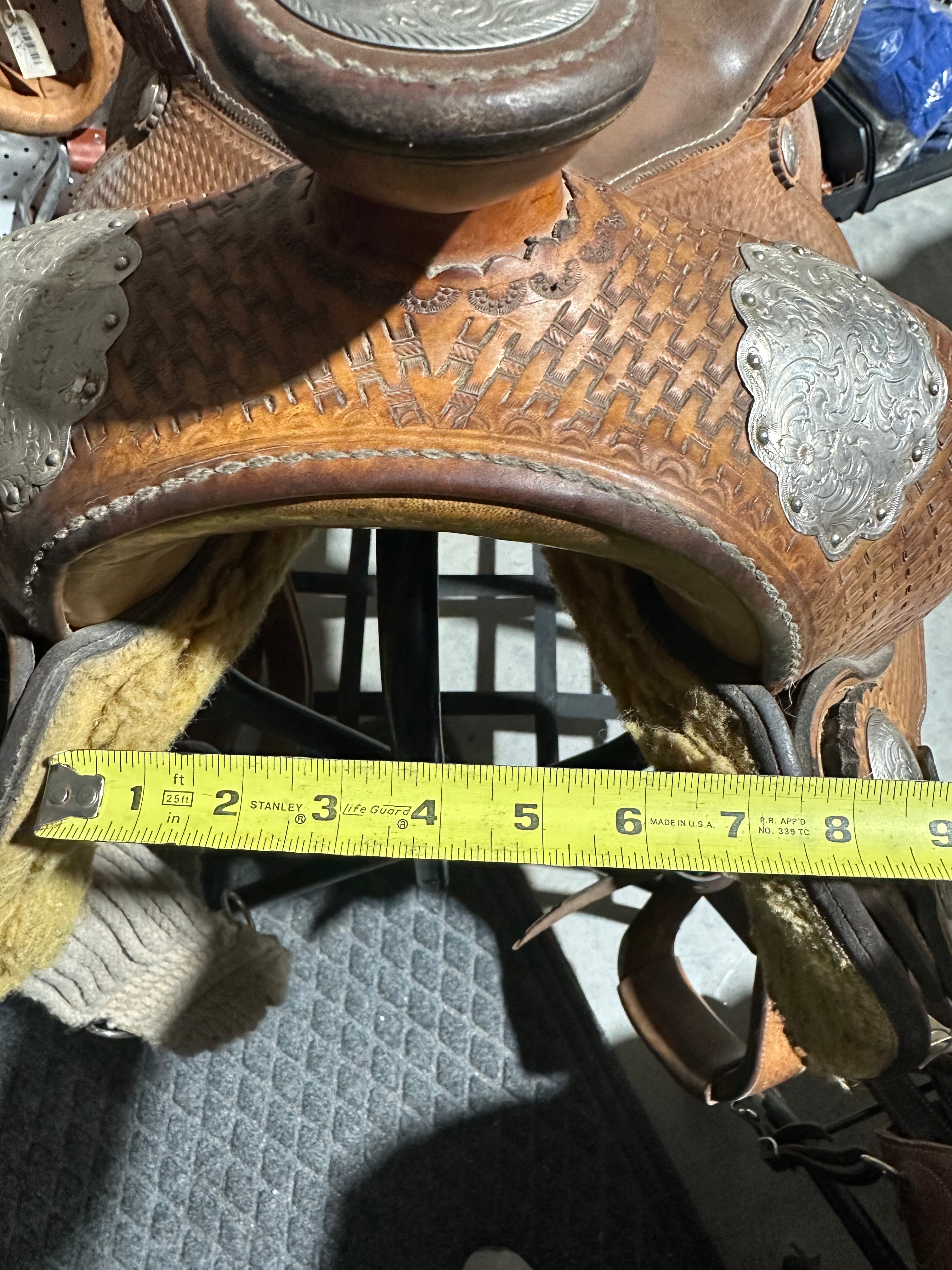 15.5” Crates show saddle