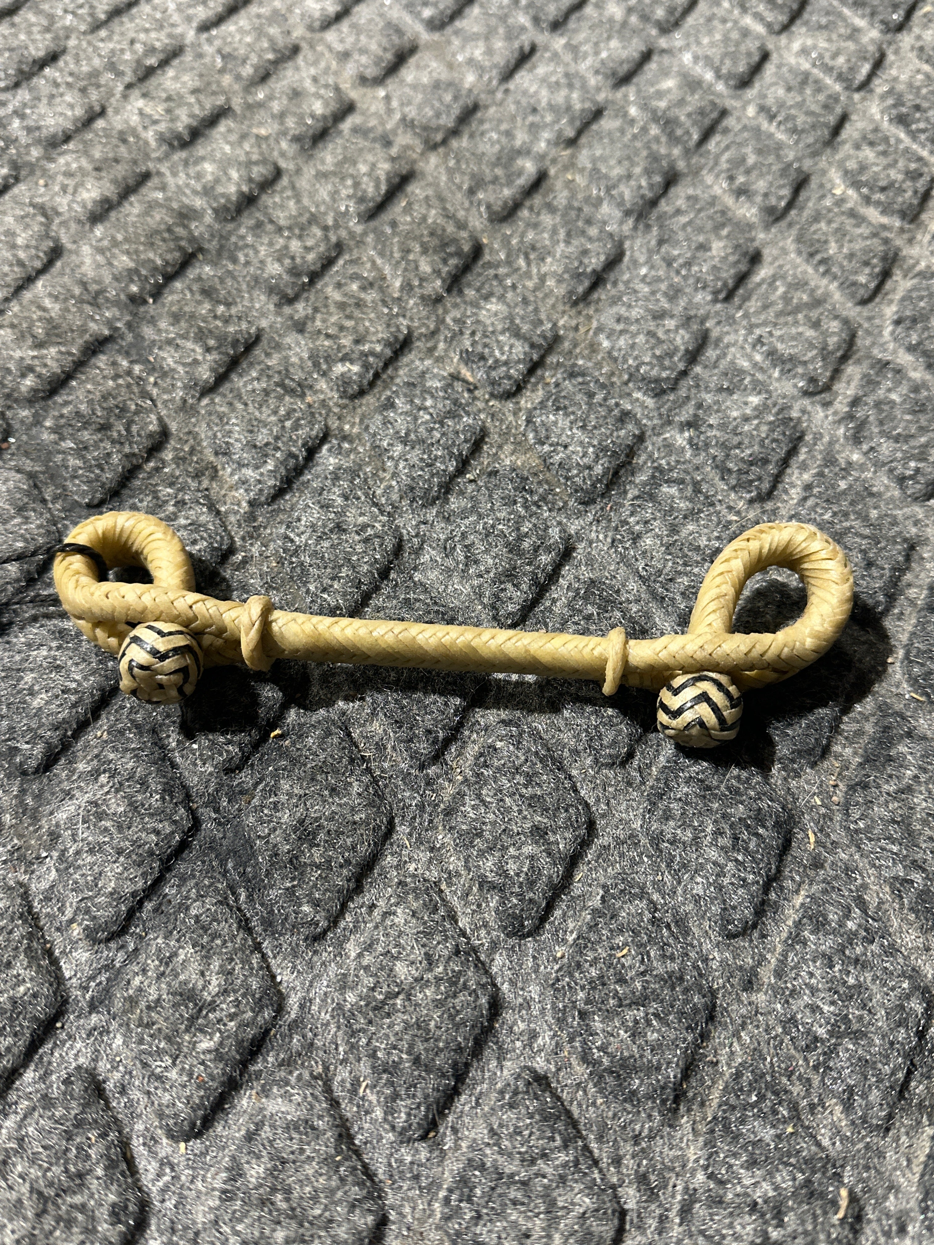 Professionals Choice rawhide bridle hobble natural/ black