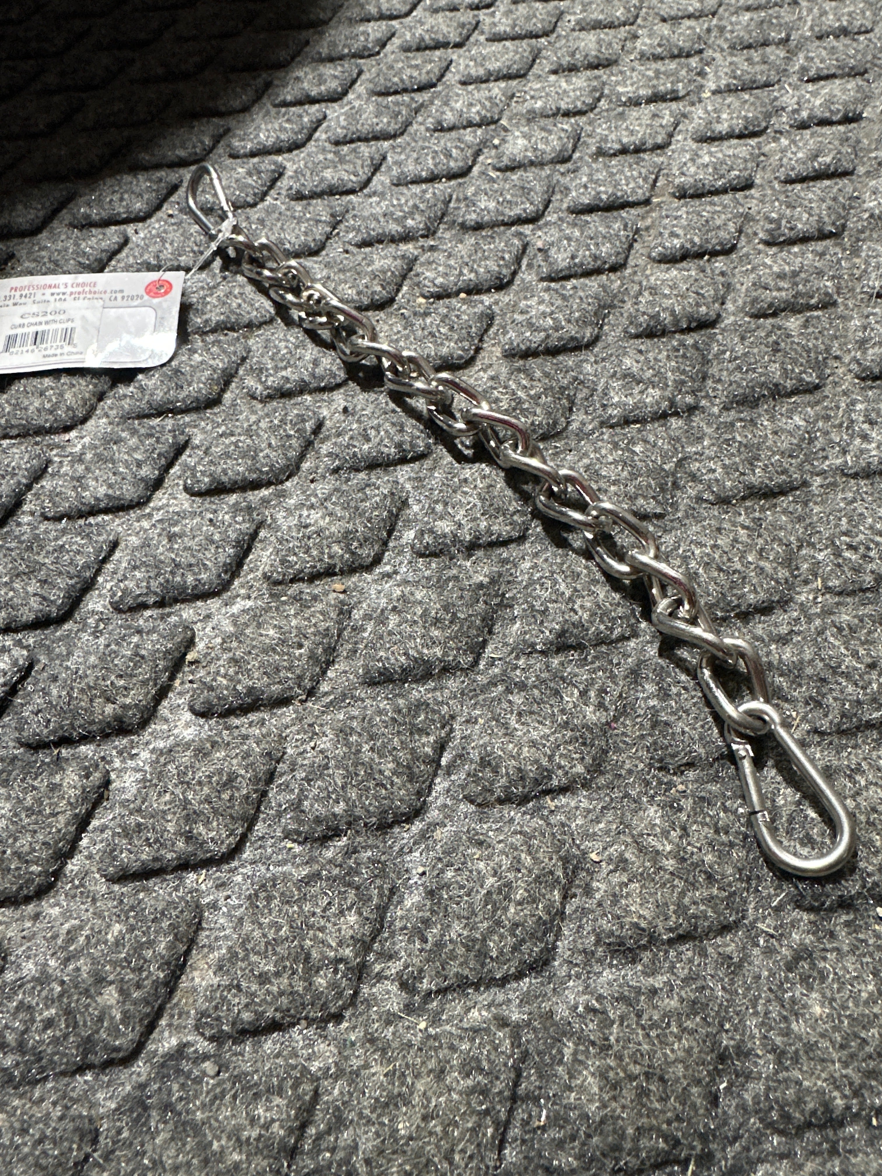 Professionals Choice curb chain with clips