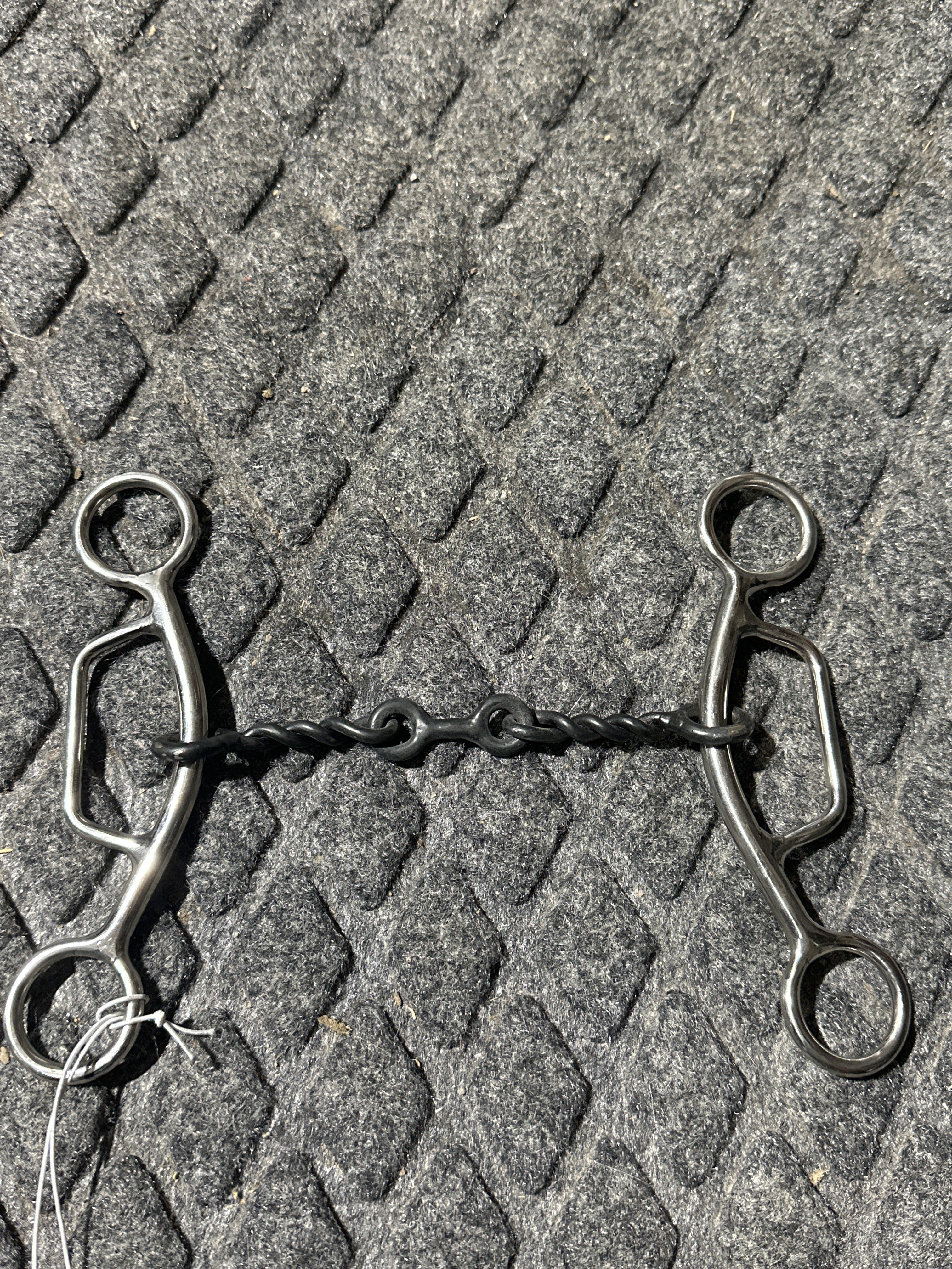 3 pc twisted wire with dog bone gag short shank bit