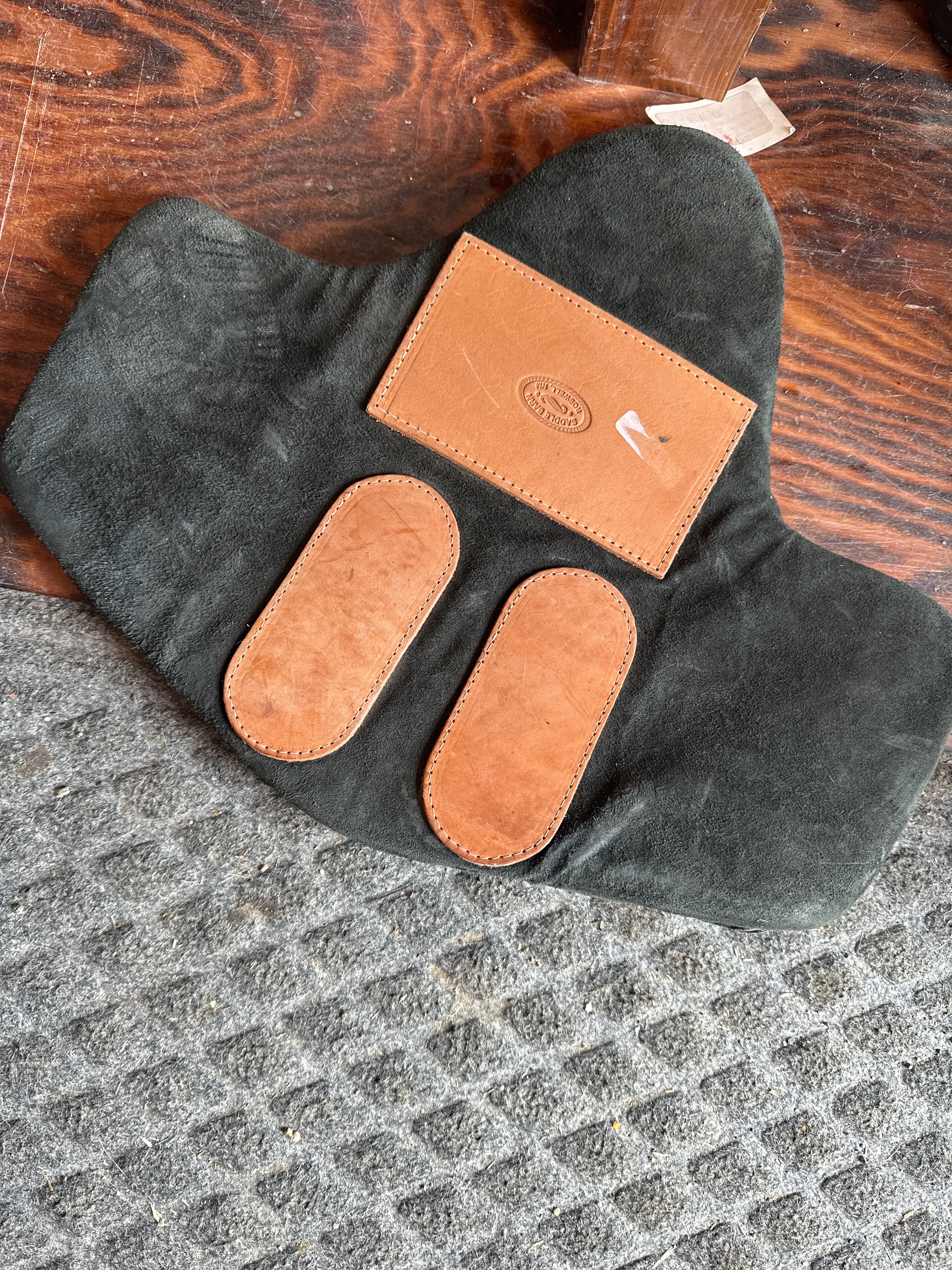 Saddle barn bareback riding pad