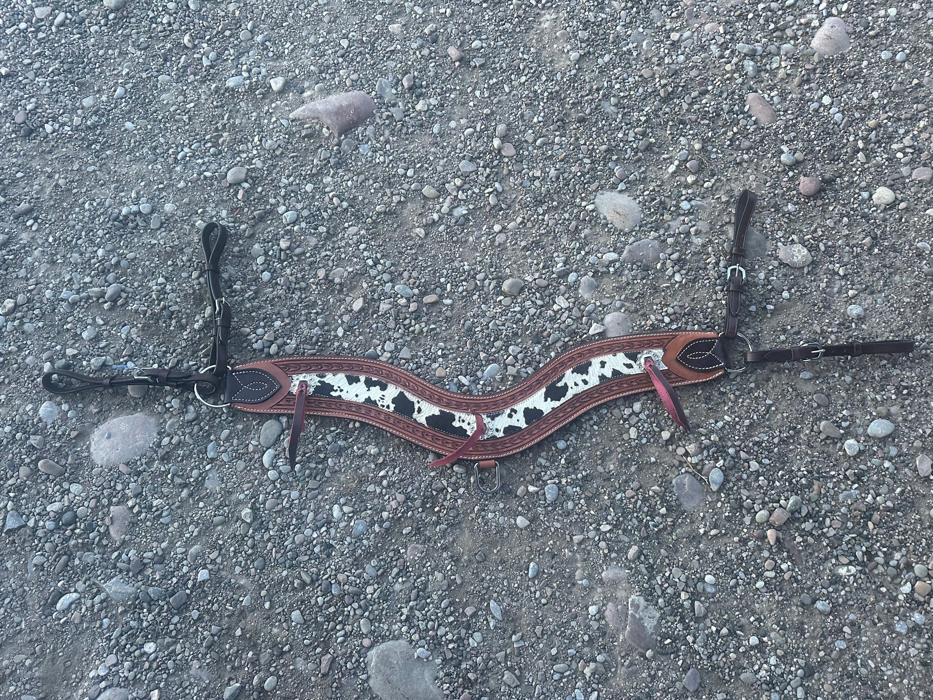 Tripping collar with cowhide accent