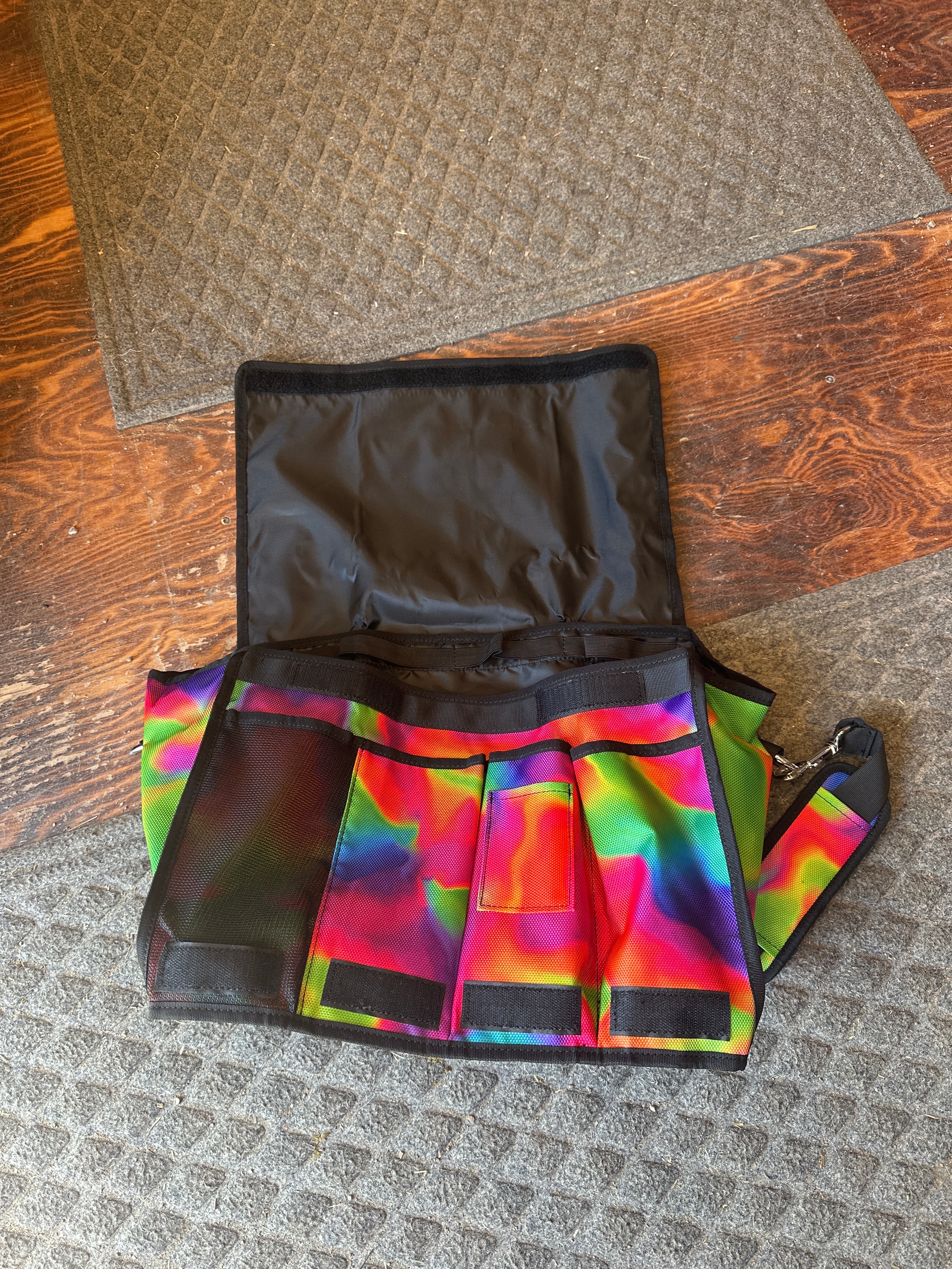 Pretty polos by Jessie tie-dye grooming bag ￼