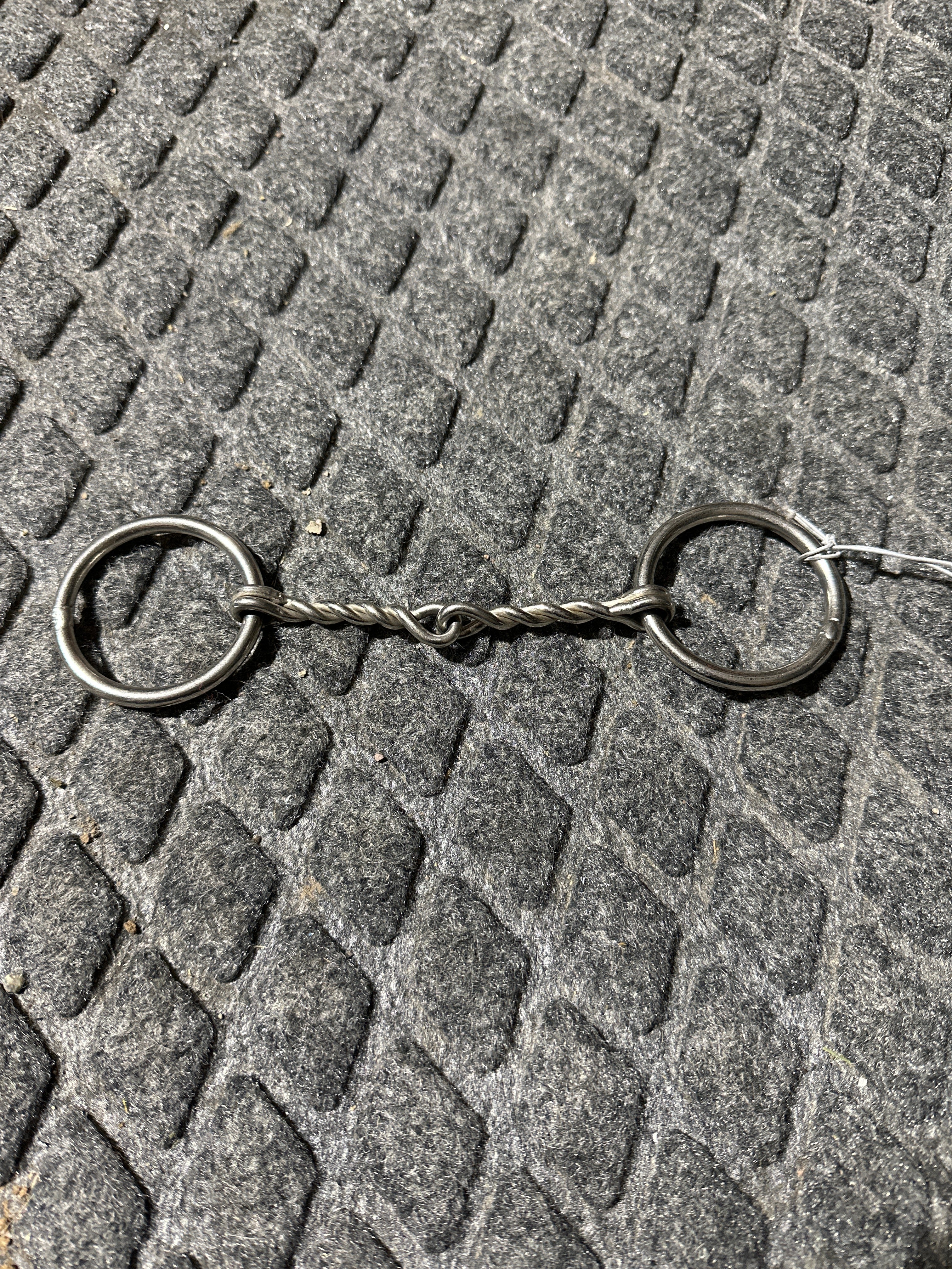 2 pc twisted wire 4” mouth pony o ring