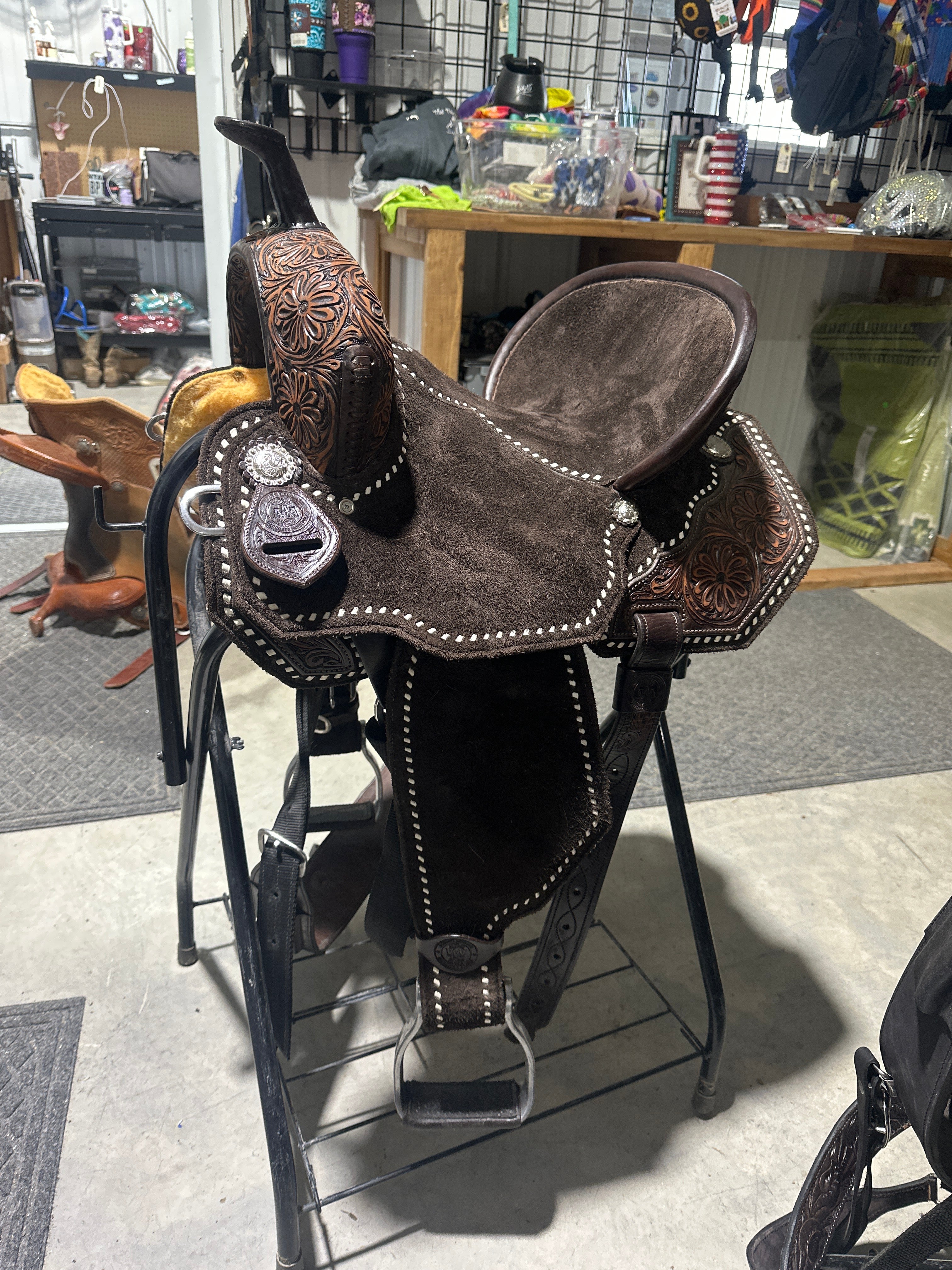 “The Rylee” (chocolate version) 14” Triple A Brazilian made hybrid light weight barrel saddle with spinal relief