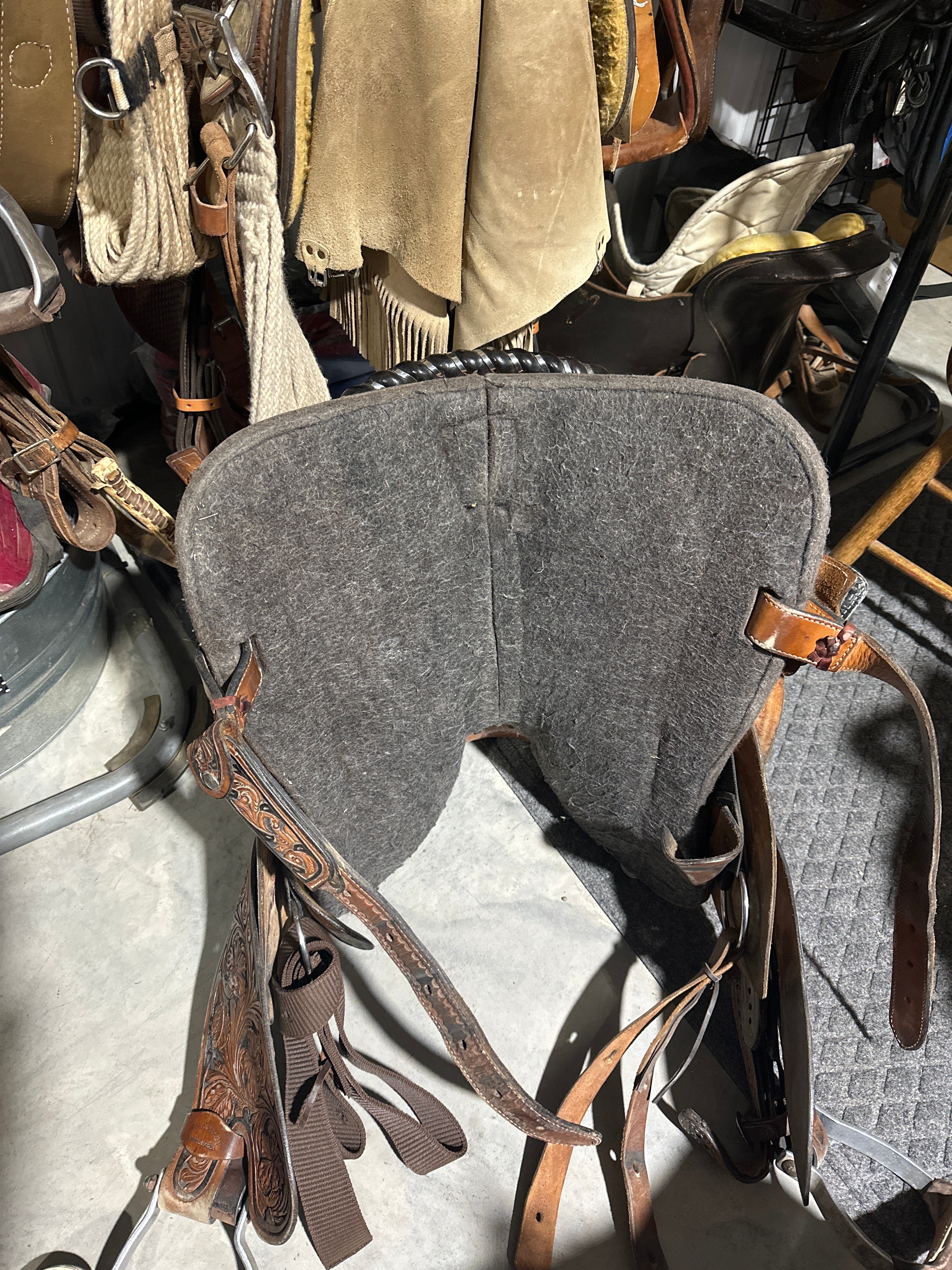 15.5” panther canyon barrel saddle