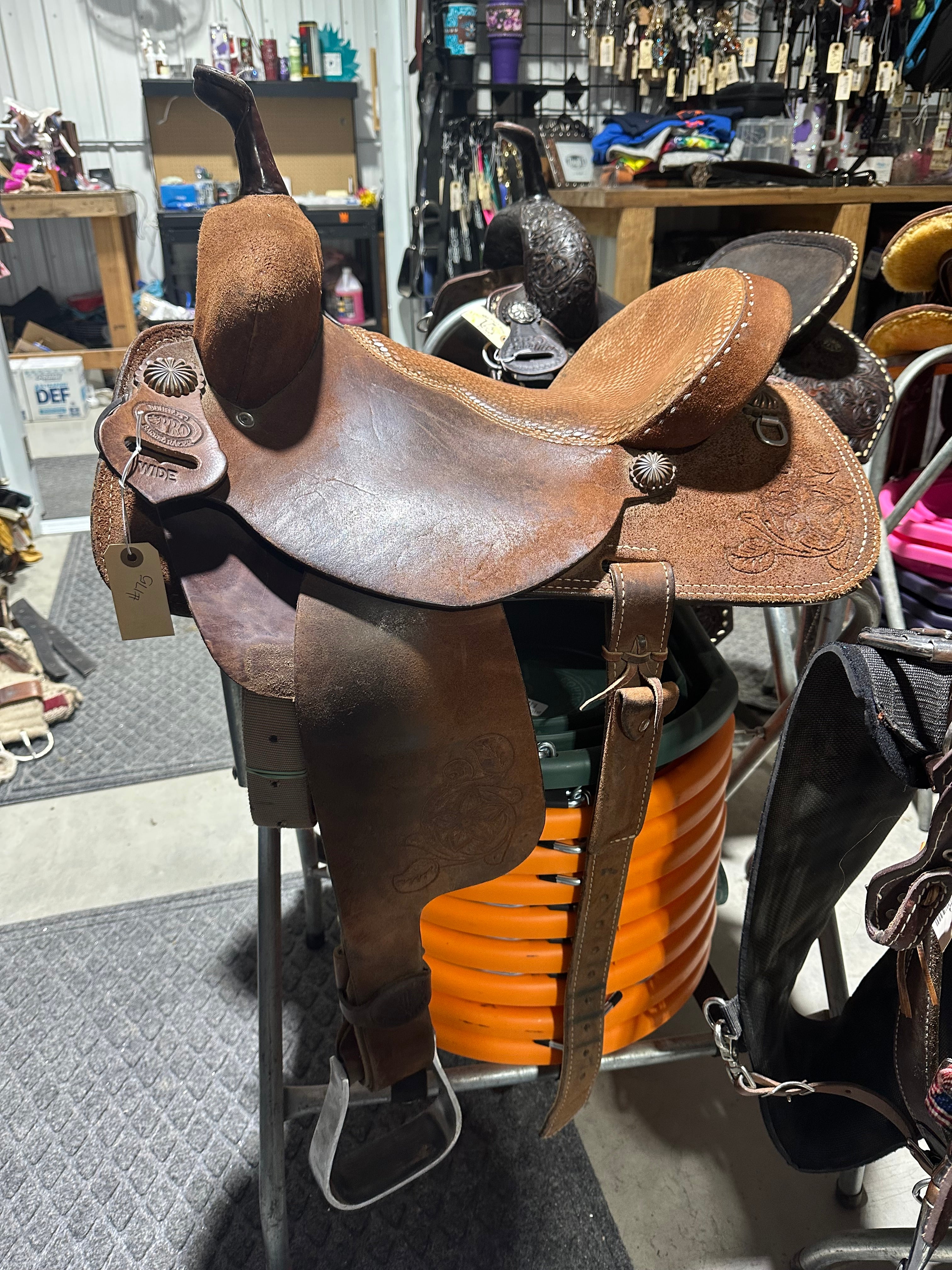 13.5” Double J Pozzi Wide barrel saddle