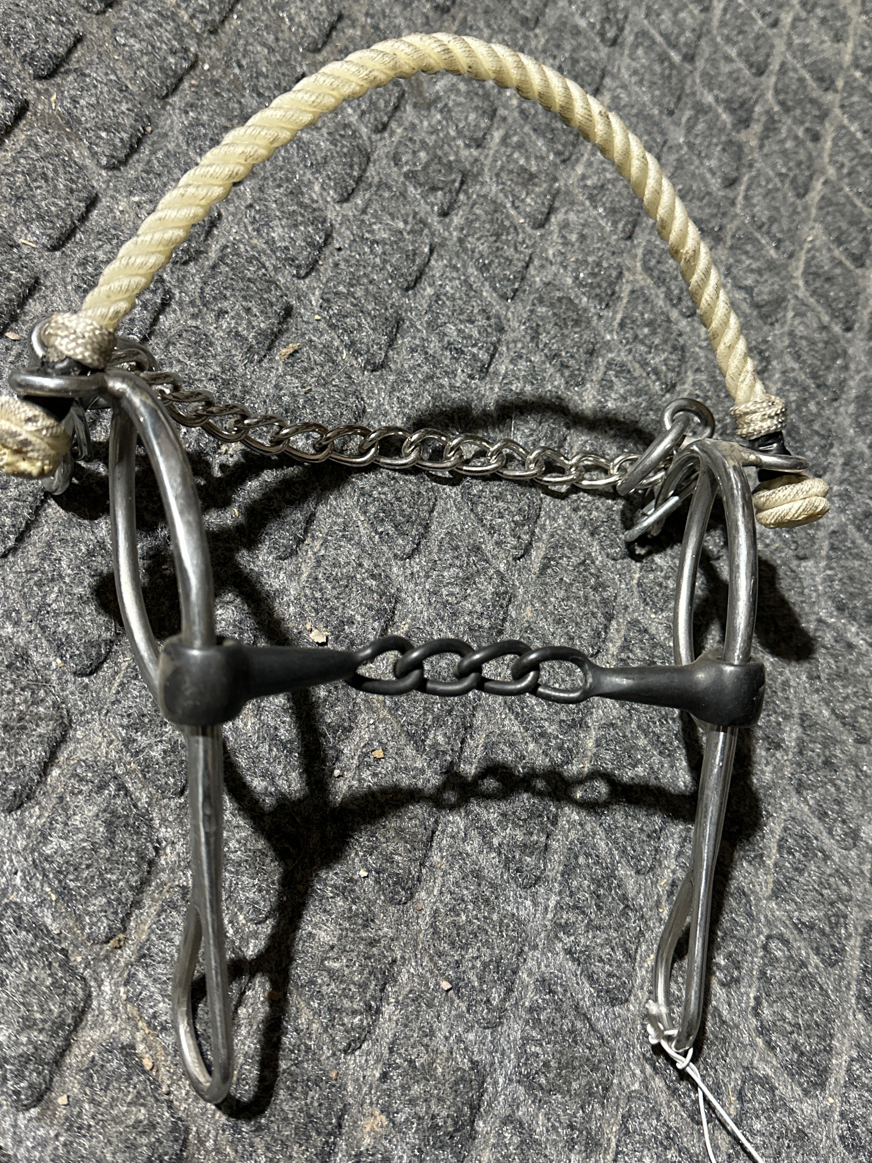 Smooth mouth with chain combination bit