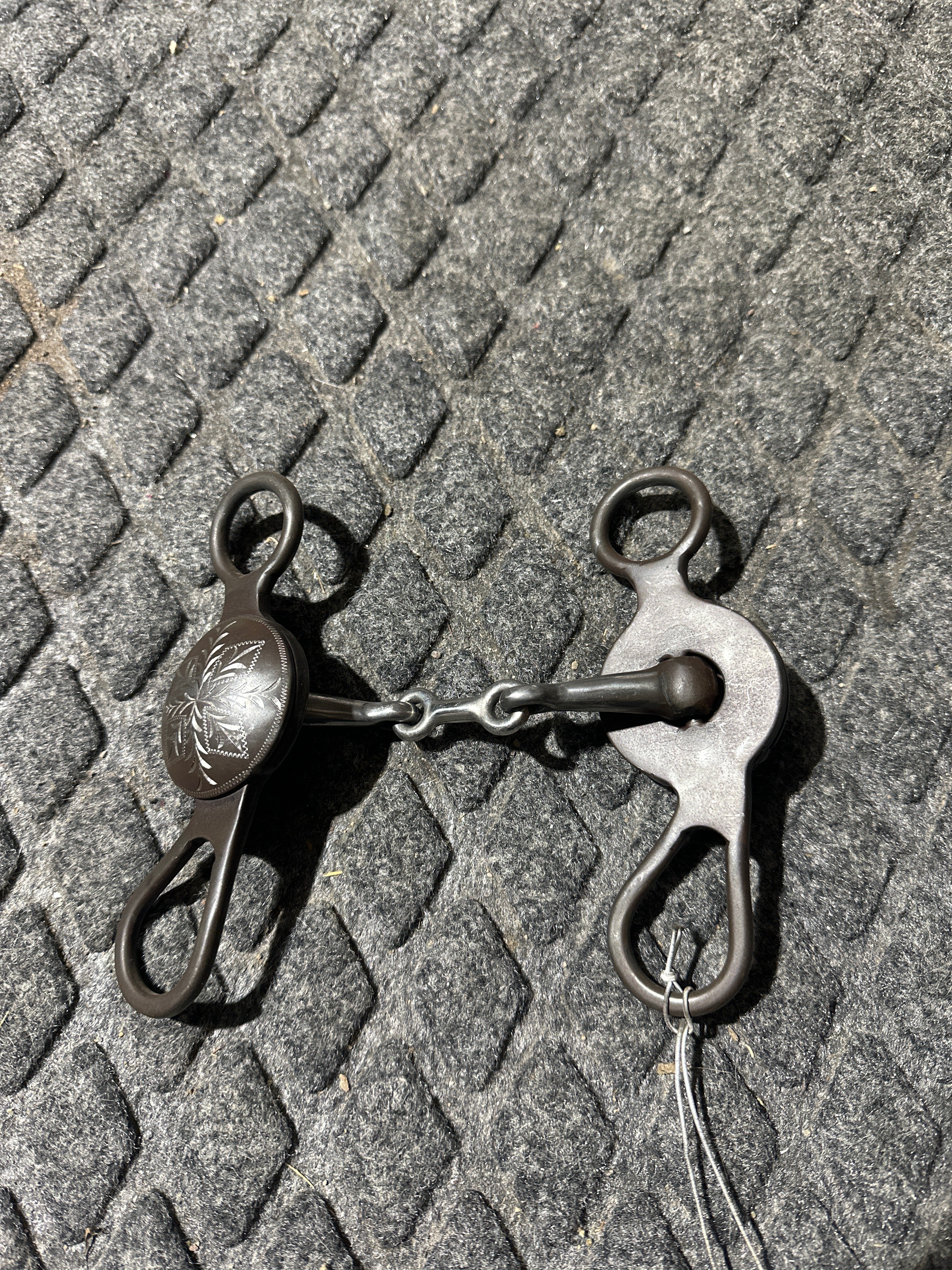 Brown steel concho bit with 3 pc smooth & dog bone mouth