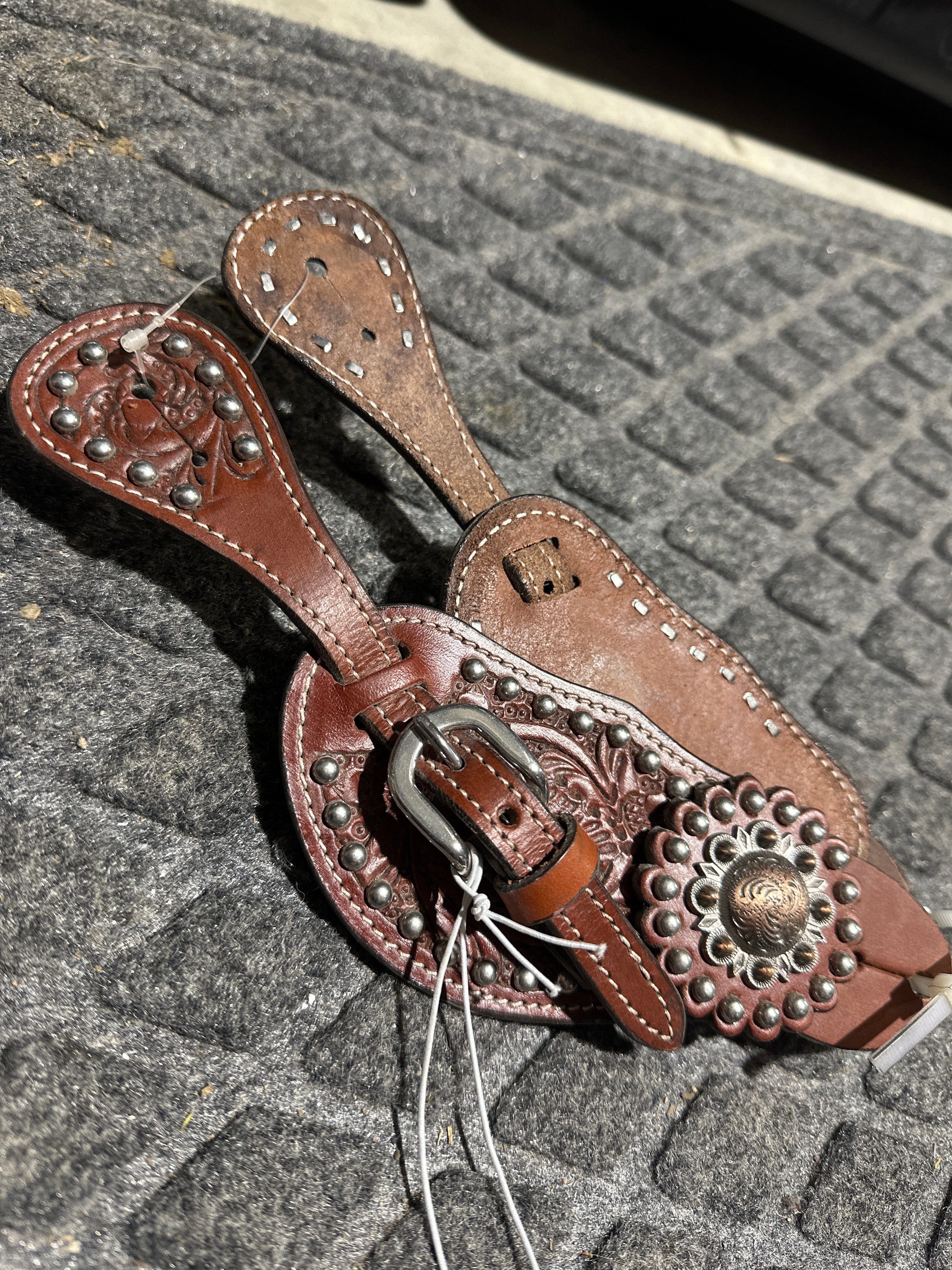 Youth wide spur straps