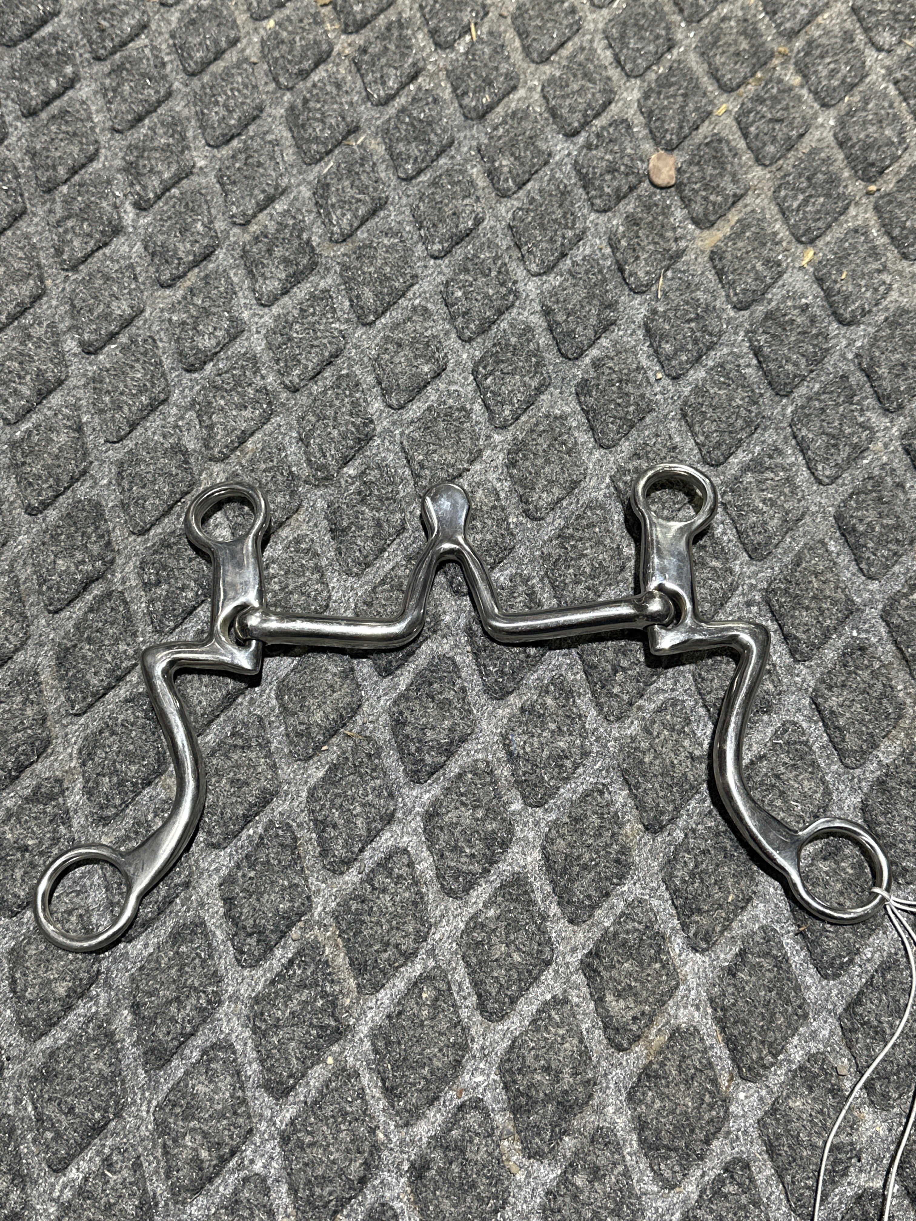 Cathedral port with 7 shanks bit