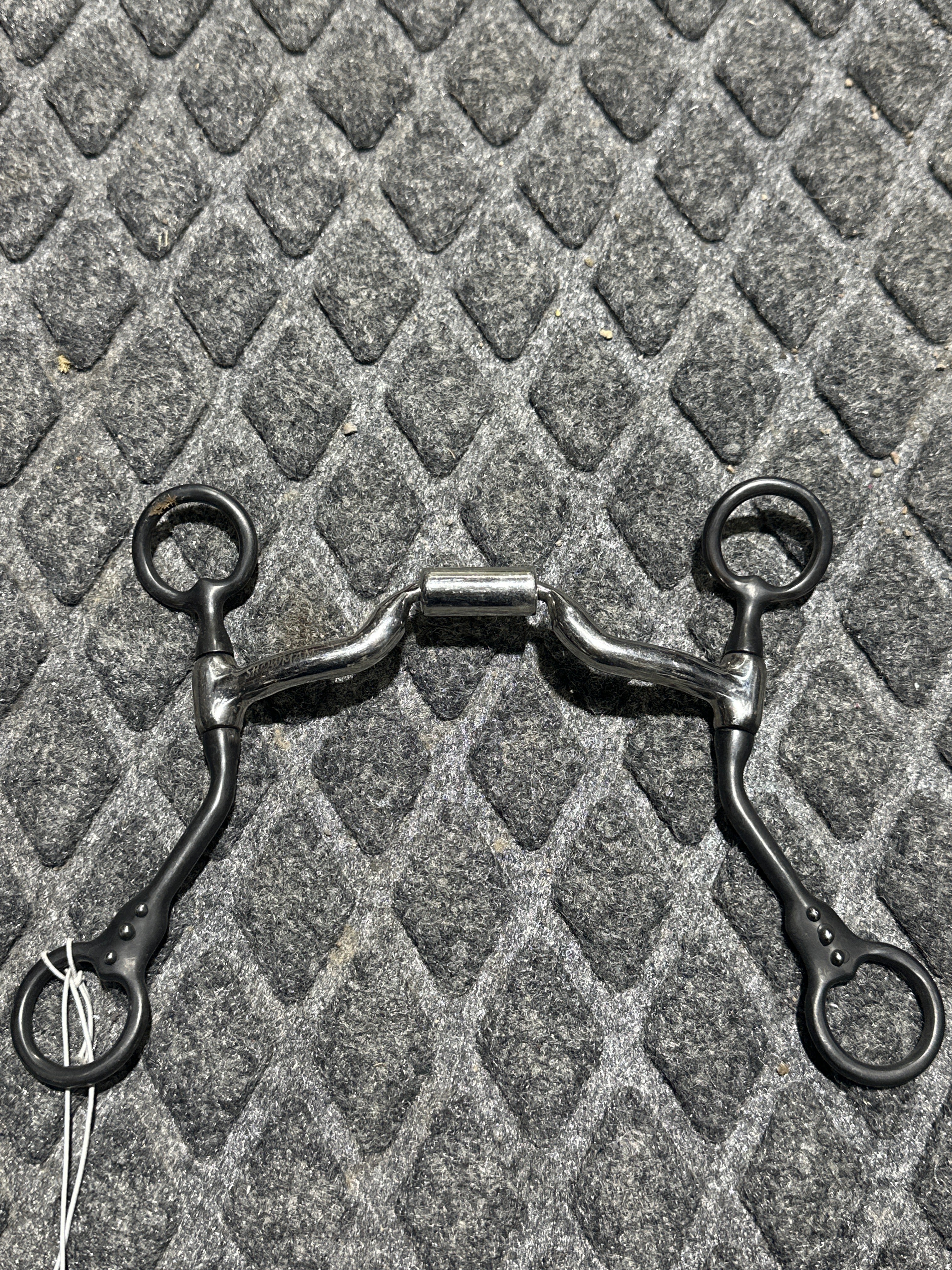 Jointed low port bit with roller