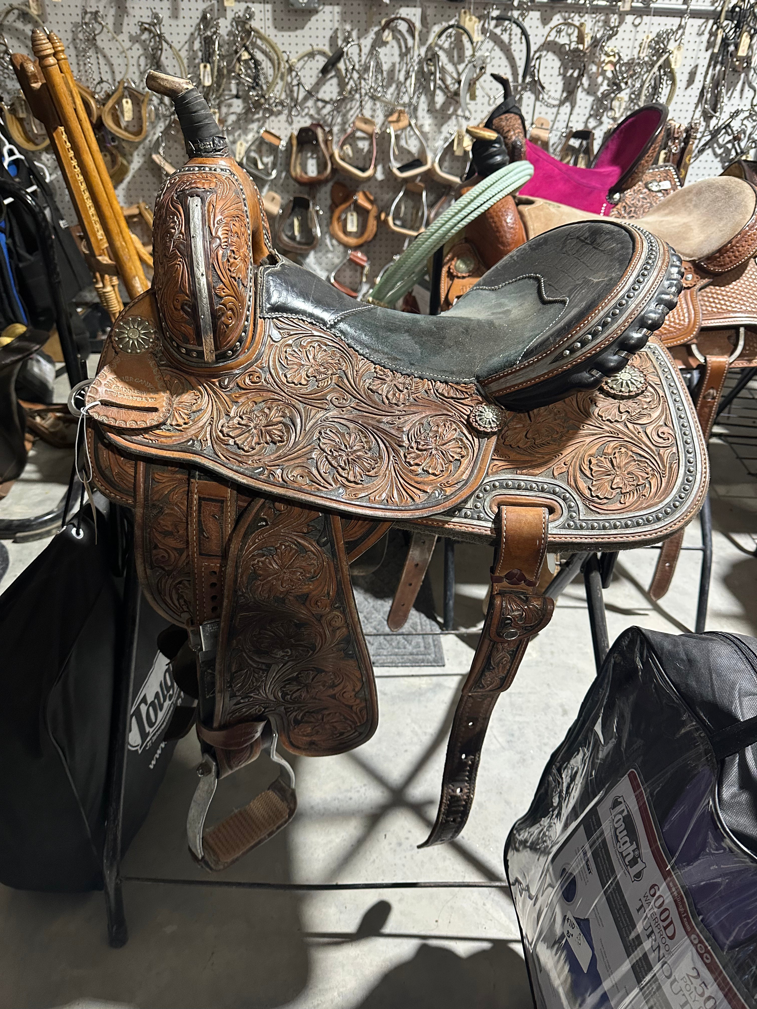 15.5” panther canyon barrel saddle