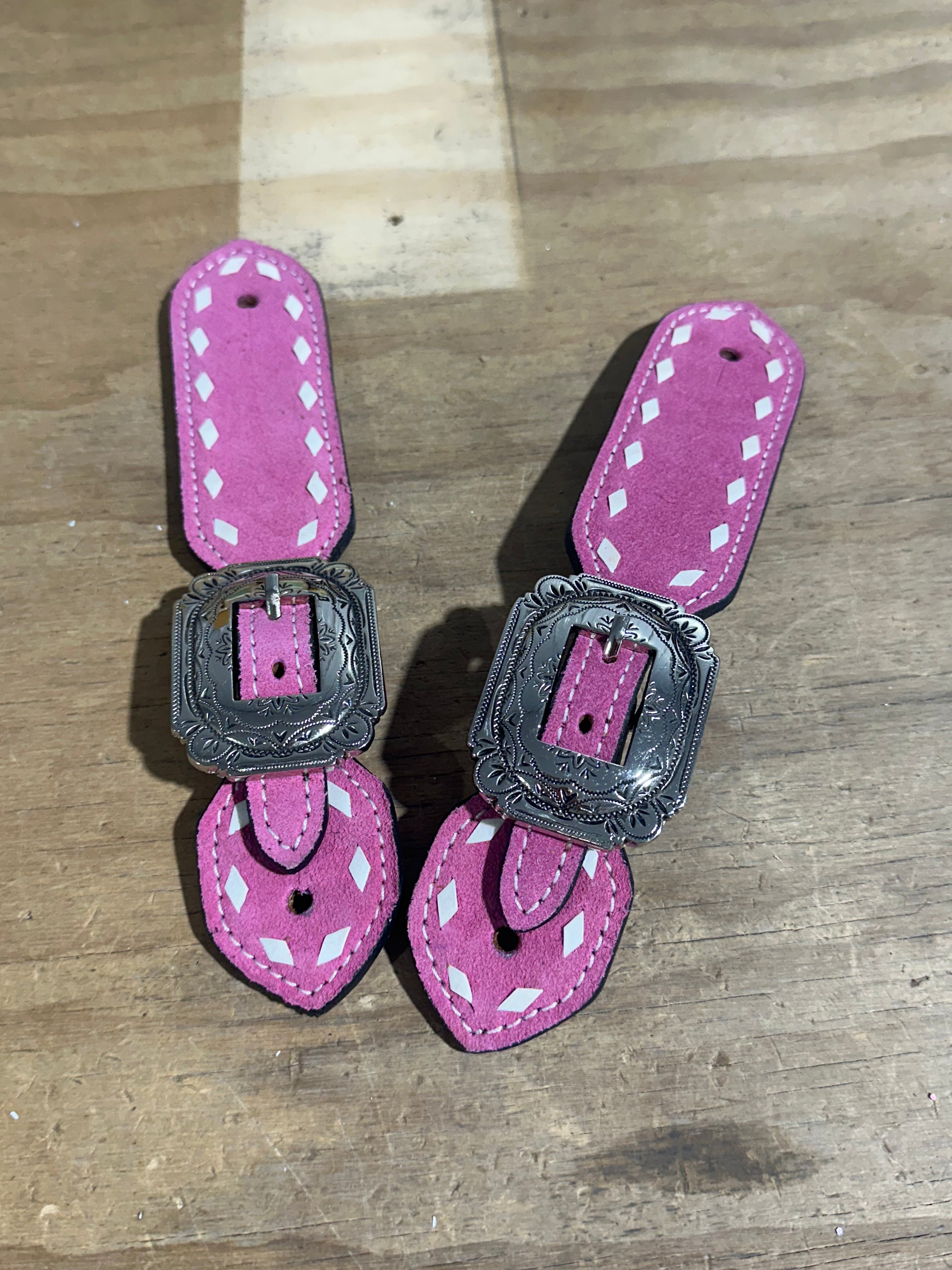 Buckstitch buckle spur straps