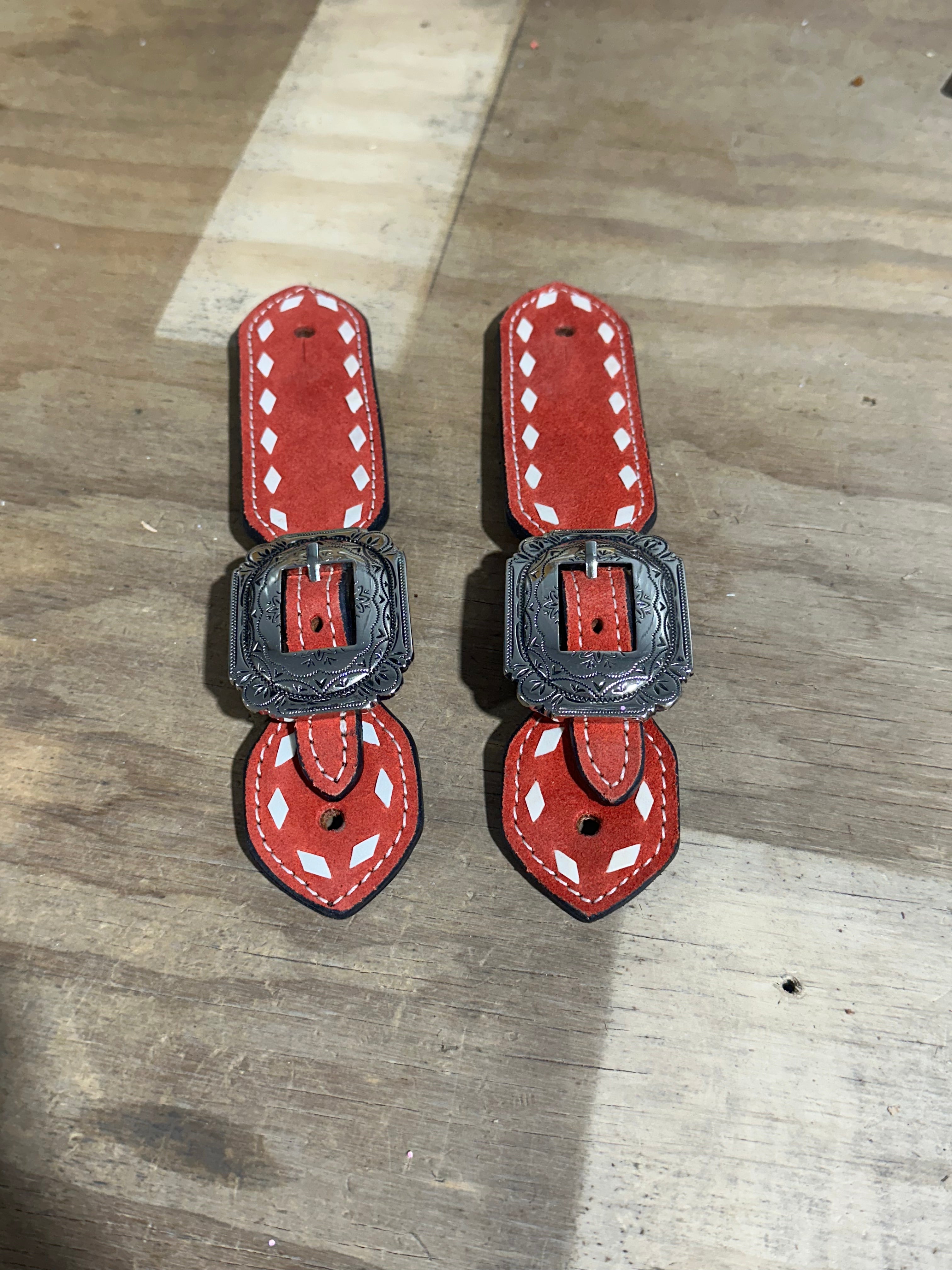 Buckstitch buckle spur straps