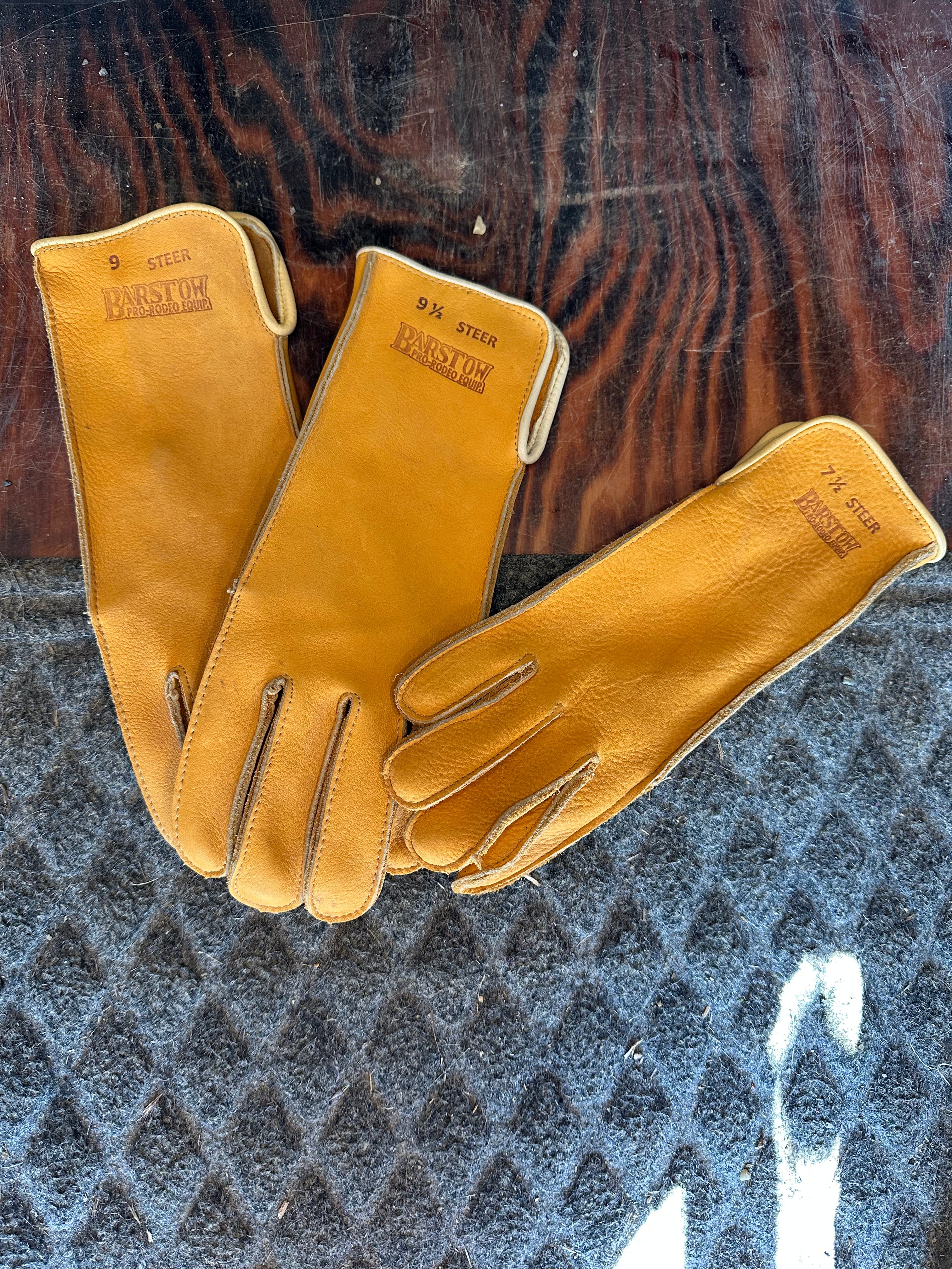 Barstow pro rodeo bareback glove