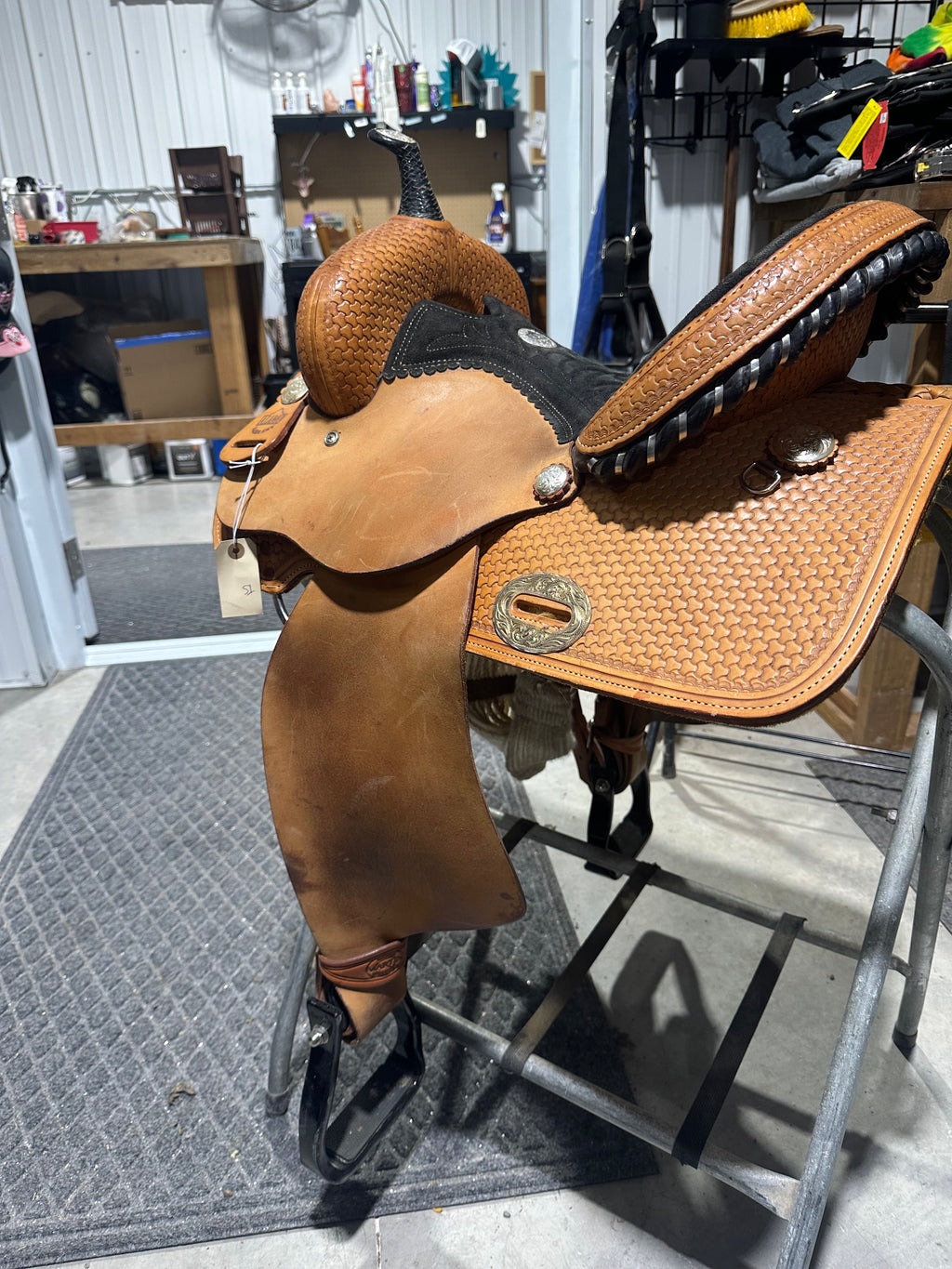 14” Alamo barrel saddle