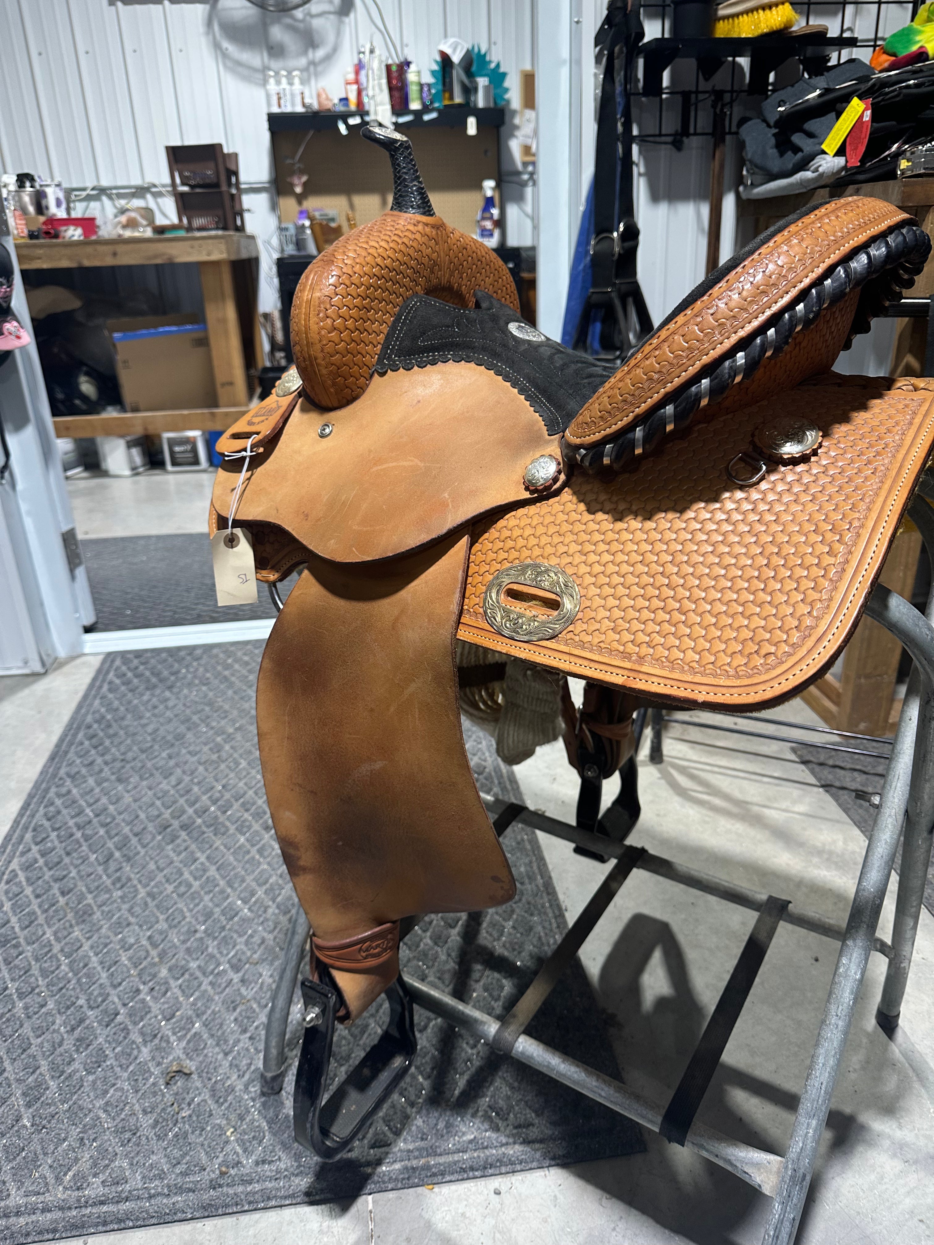 14” Alamo barrel saddle