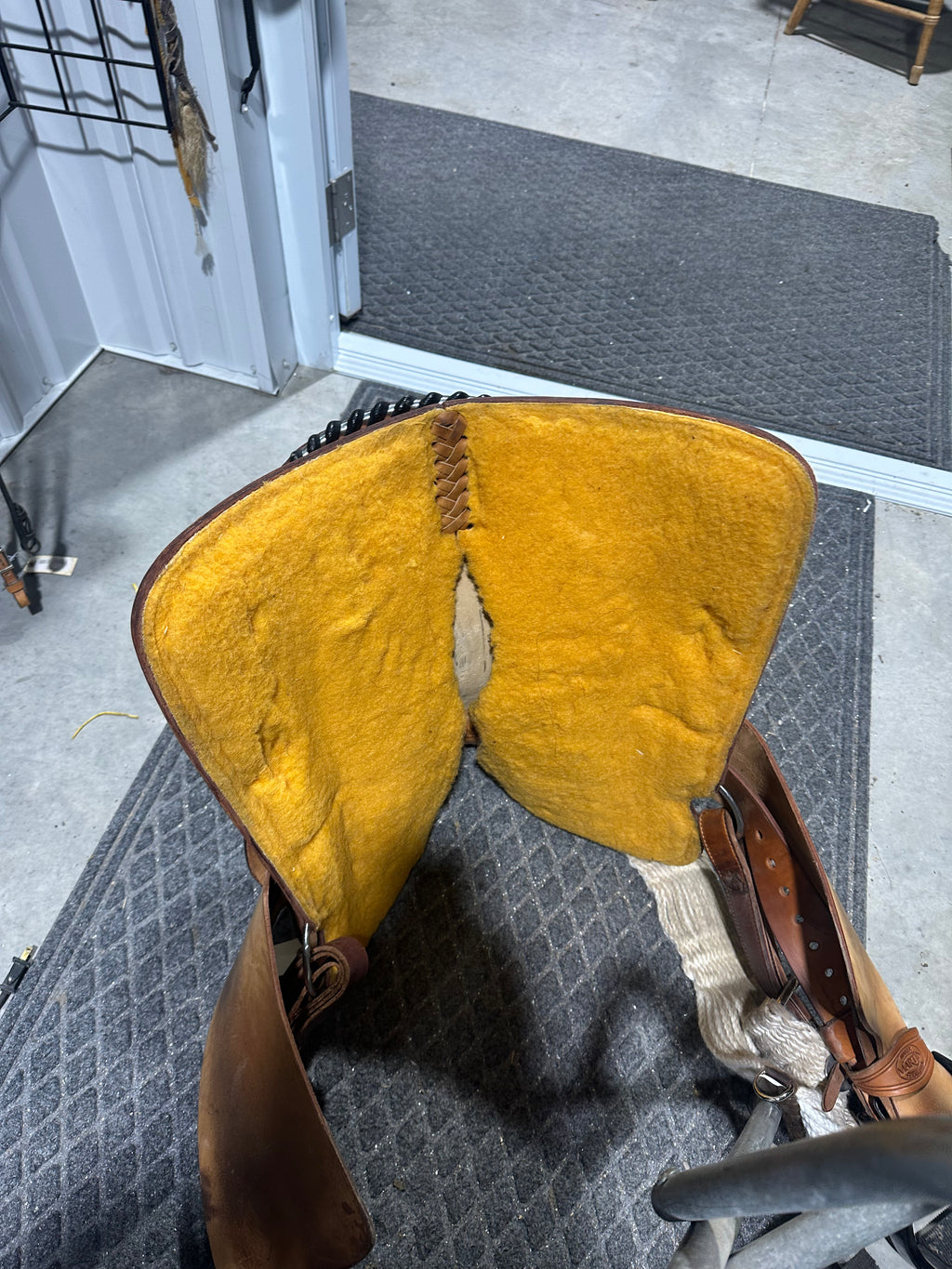14” Alamo barrel saddle