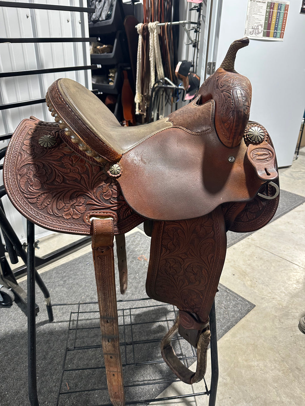 14” Frontier saddlery barrel saddle Canadian made