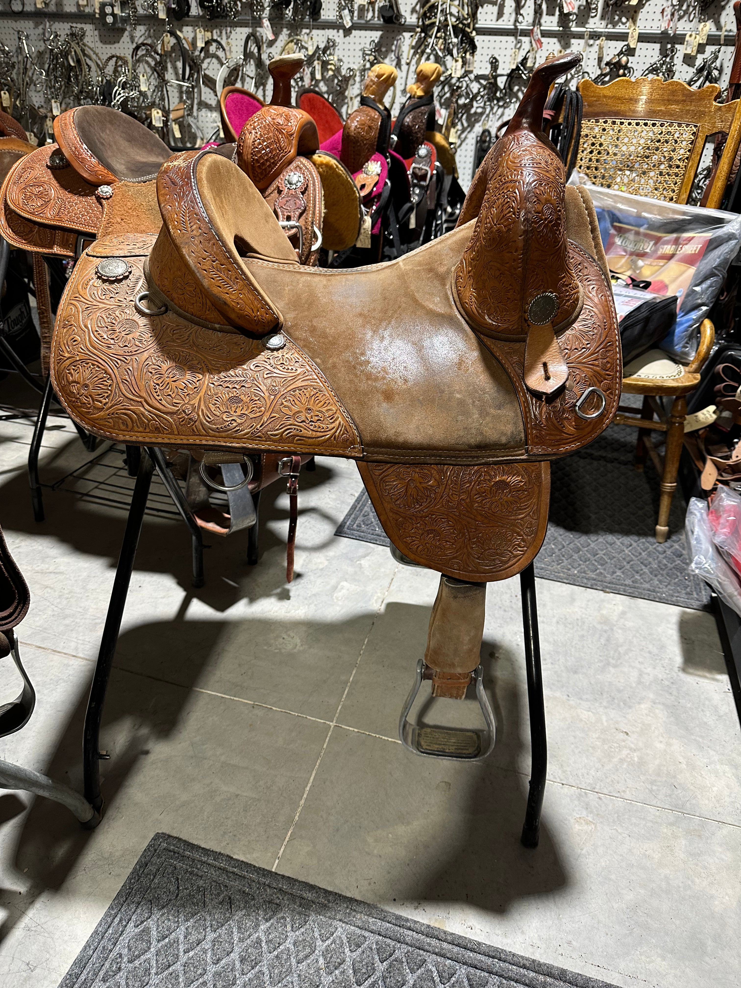 13.5” Bob Marshall treeless barrel saddle