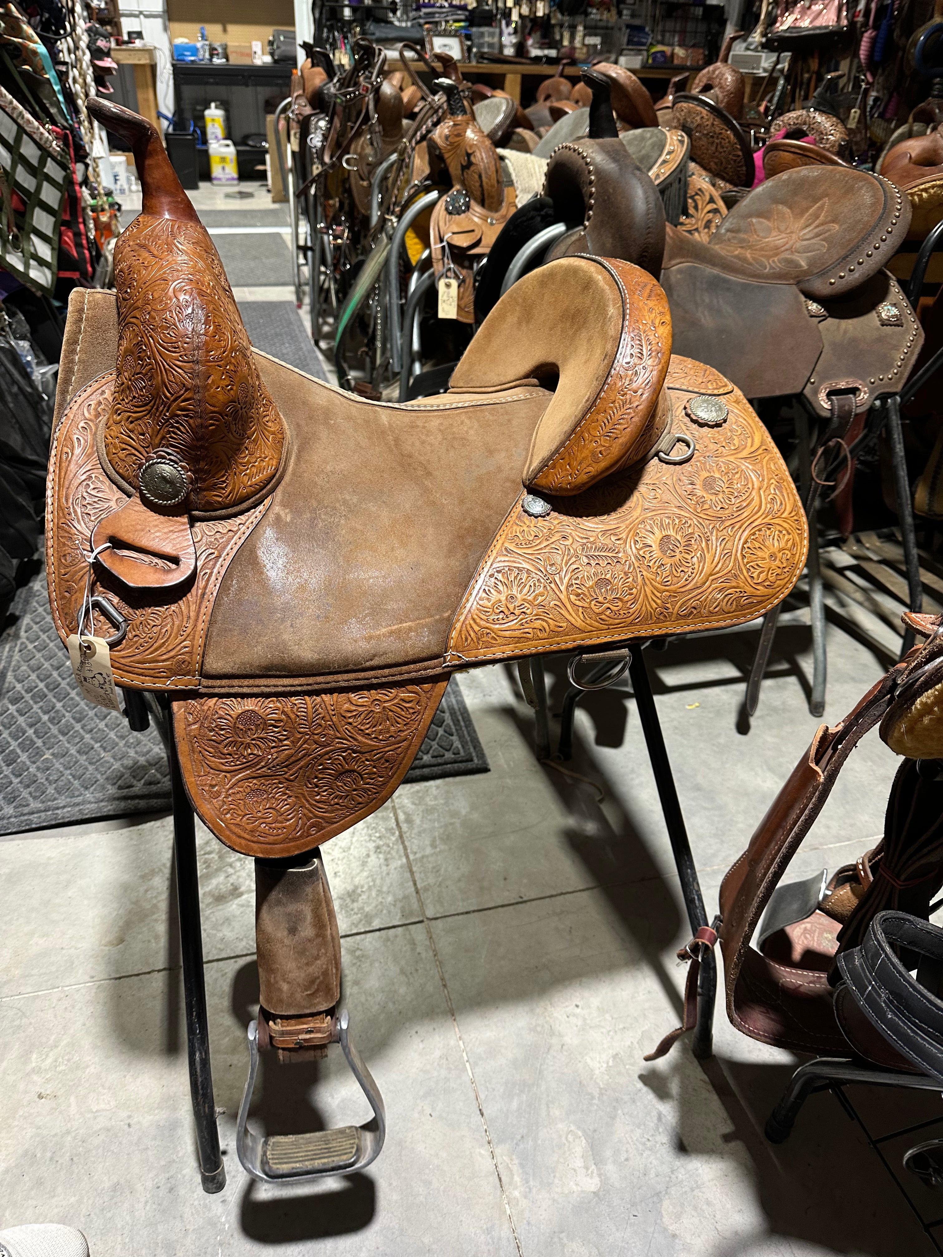 13.5” Bob Marshall treeless barrel saddle